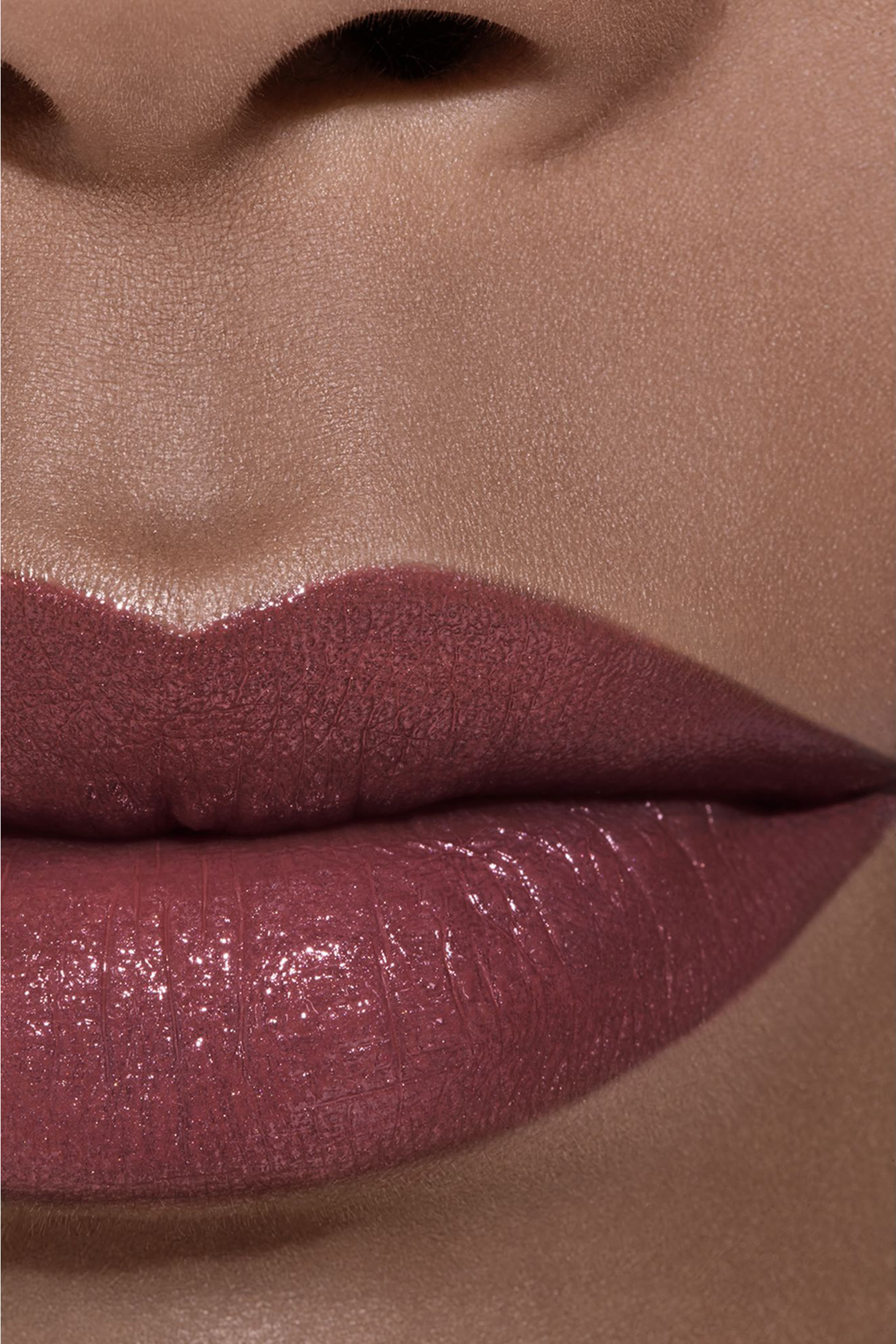 أحمر شفاه لامع Rouge Coco يدوم طويلا