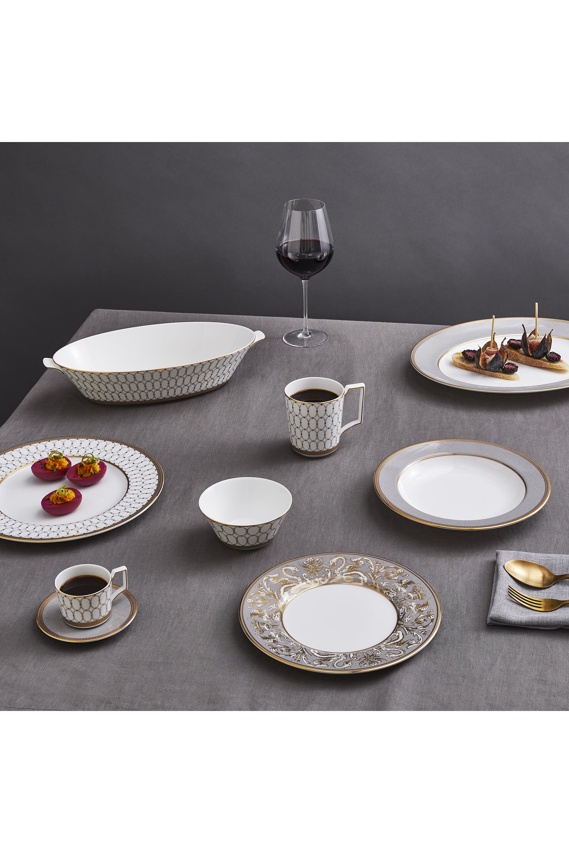 طبق رينيسانس جراي