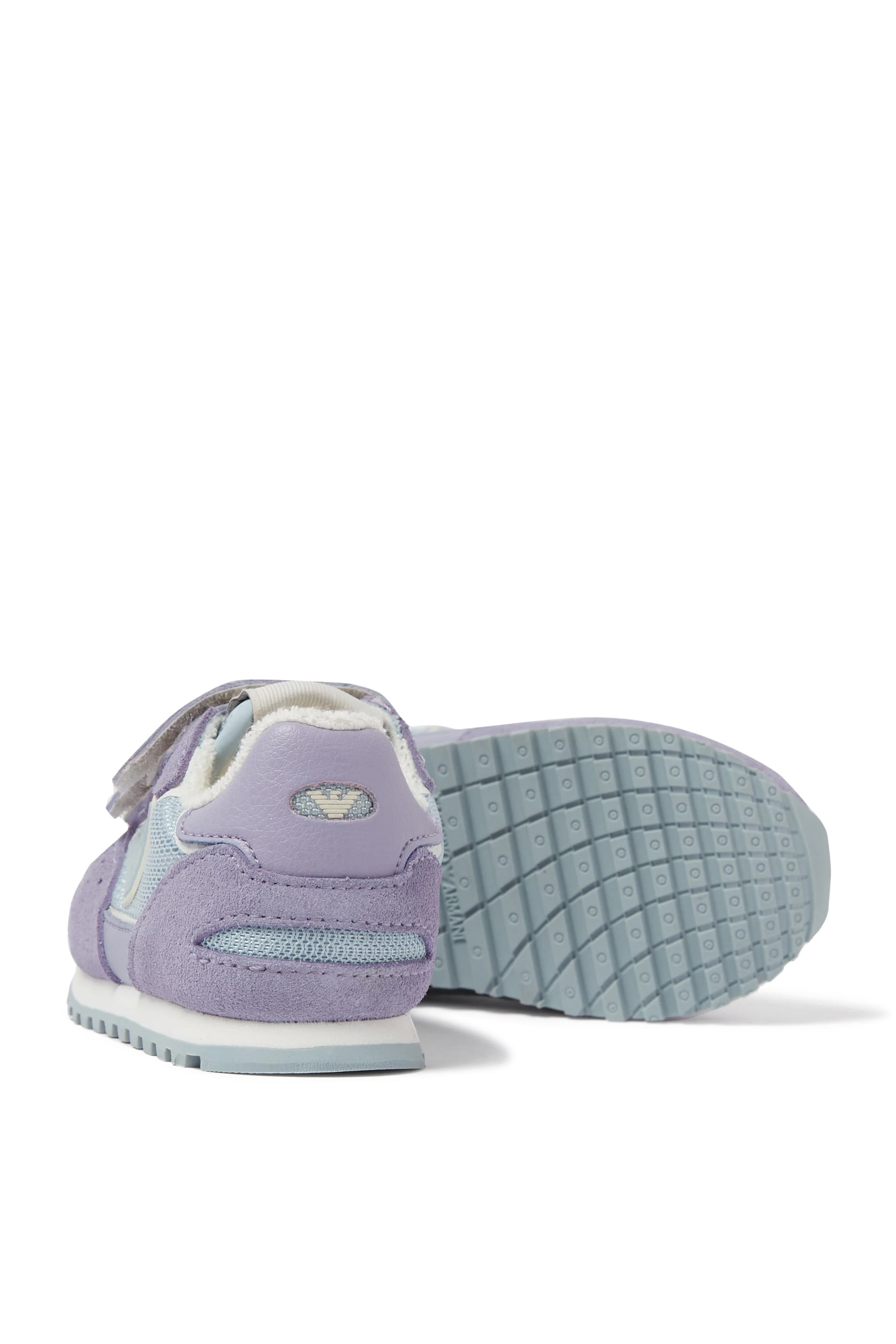 سنيكرز بأشرطة فيلكرو بشعار الماركة للأطفال