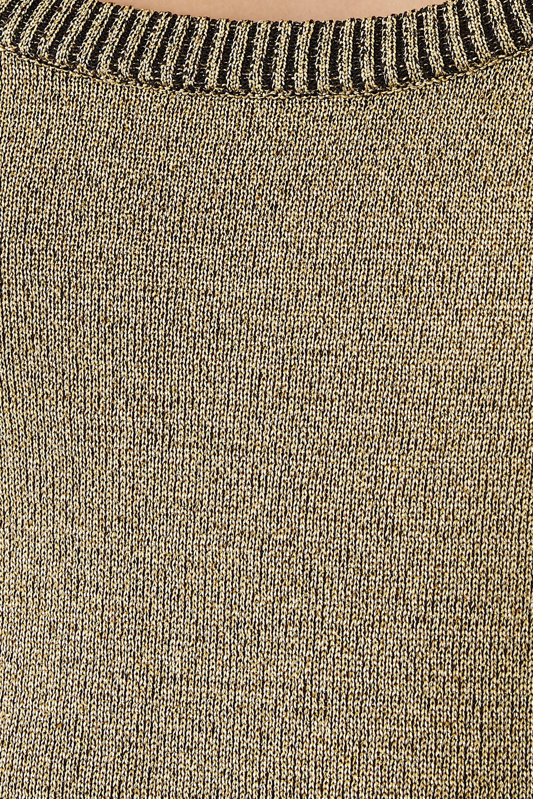 بلوزة بلا أكمام