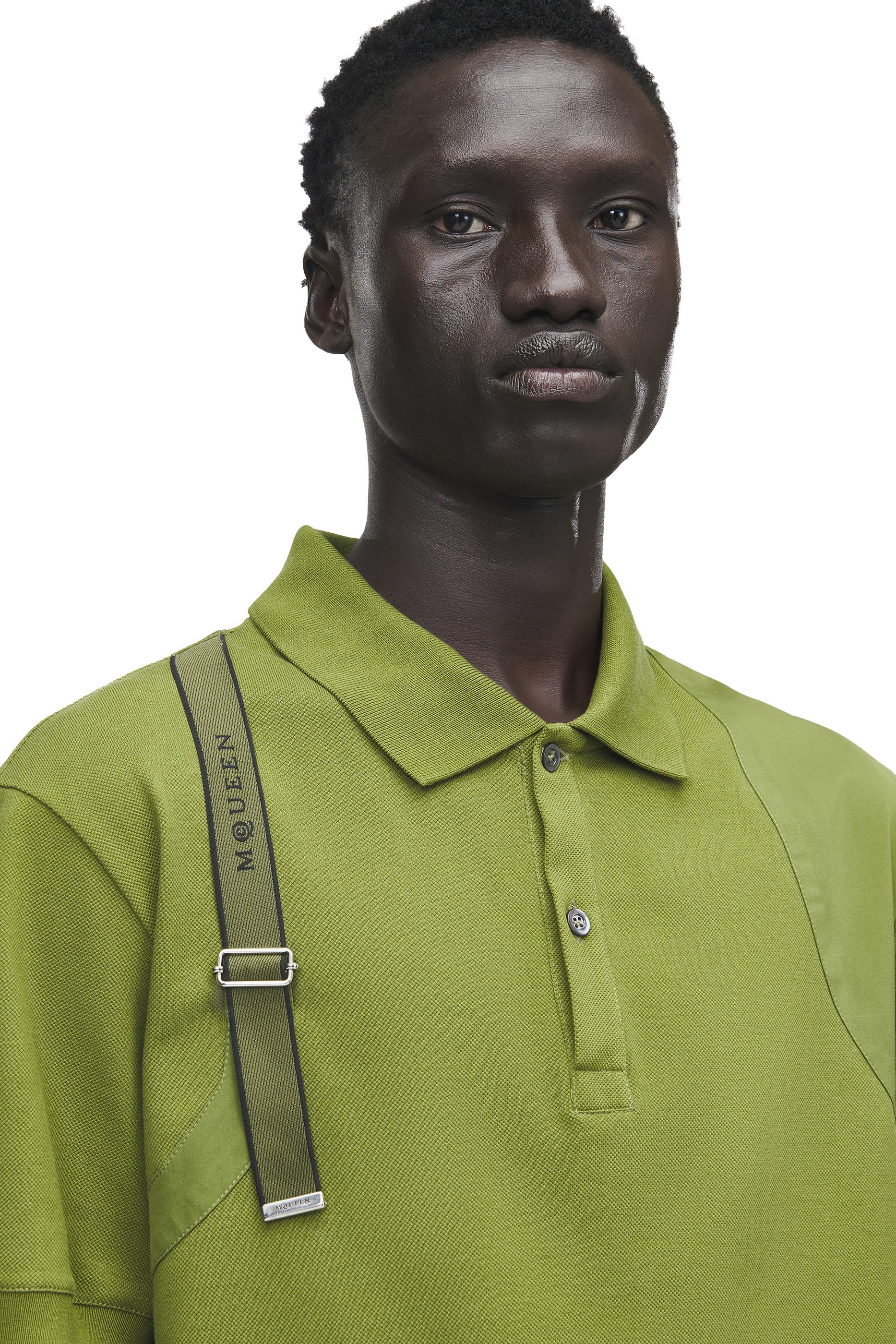 قميص بولو مزين بشريط