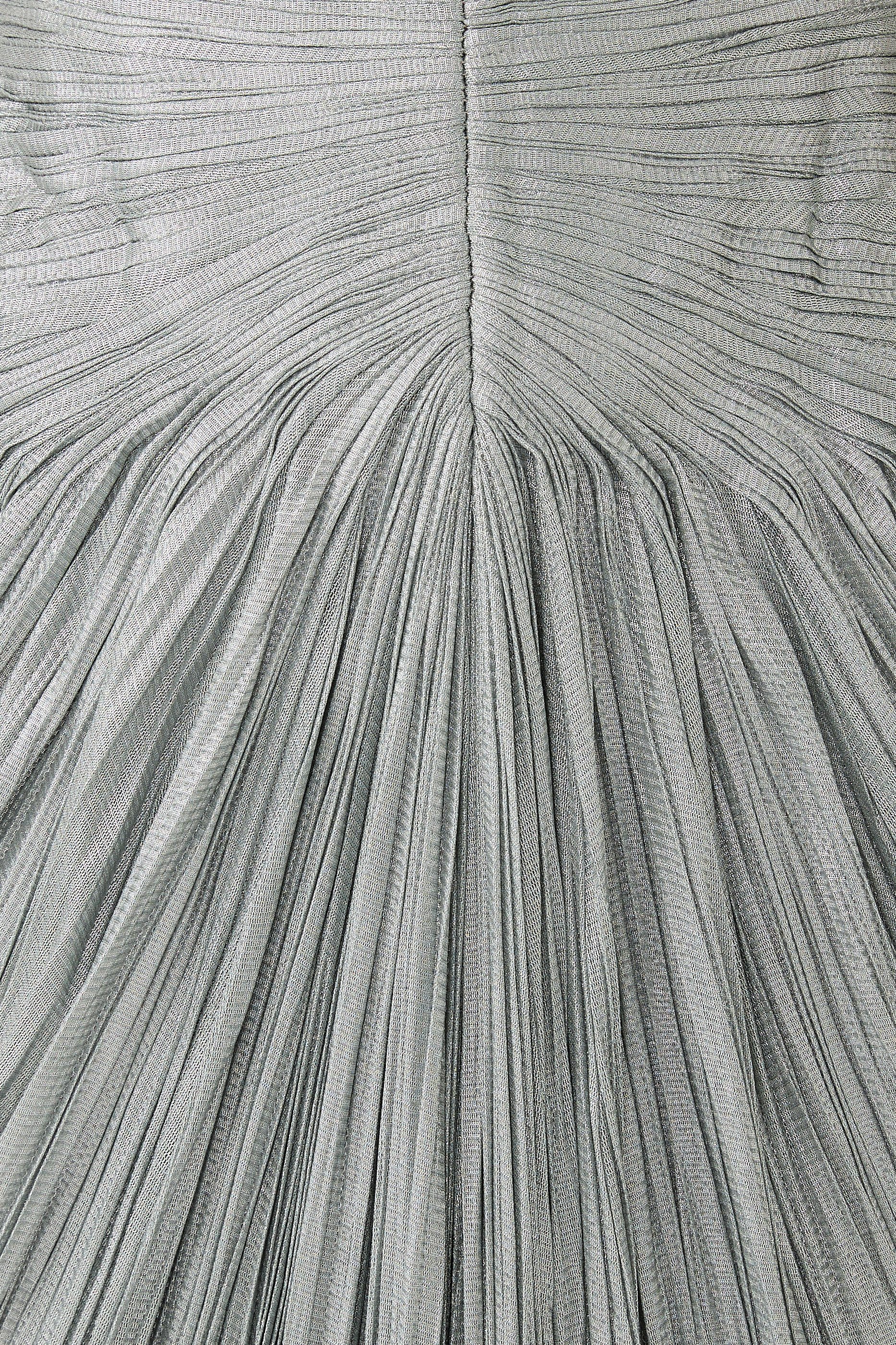 فستان سهرة بلا حمالات