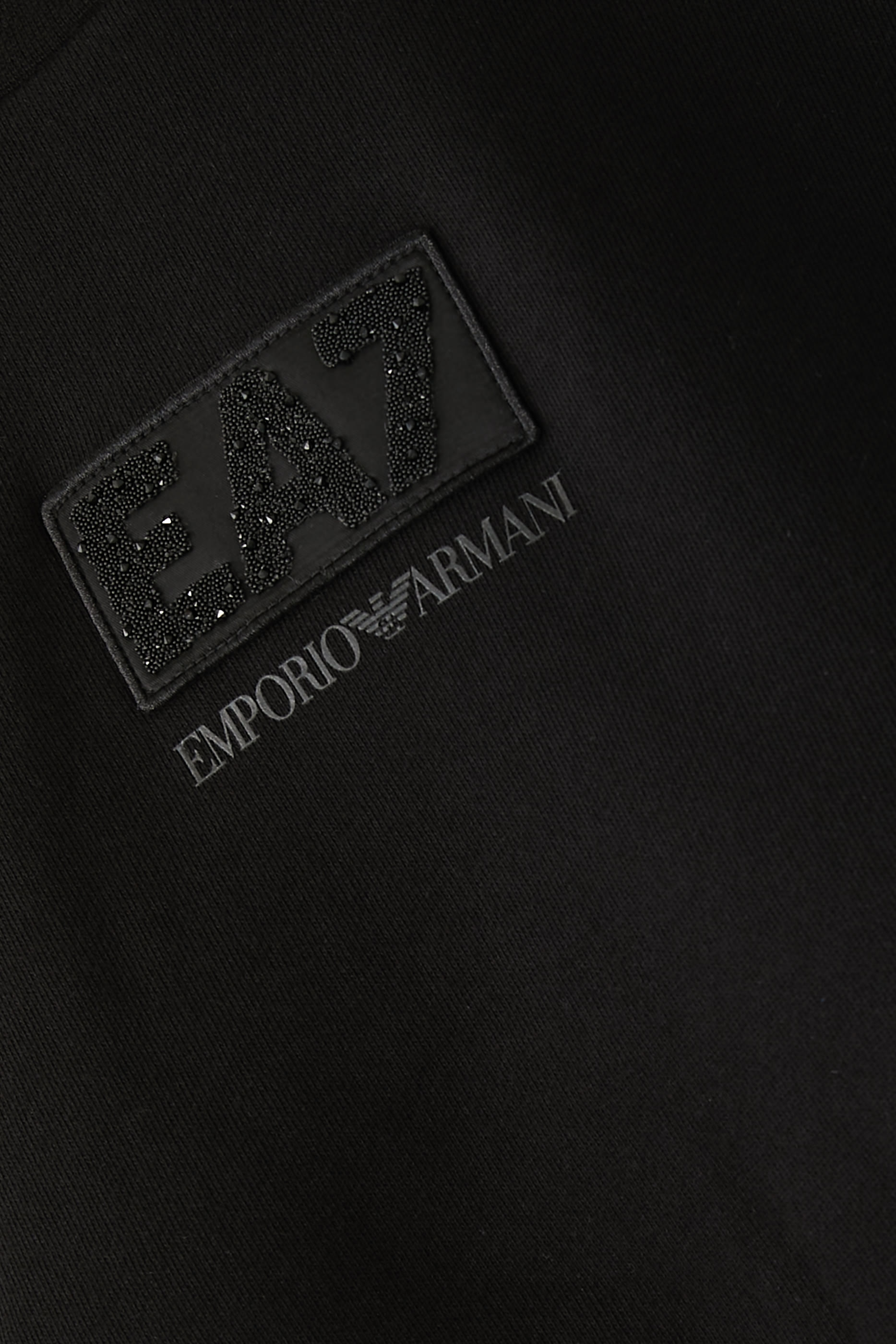 تيشيرت قصير  بشعار الماركة