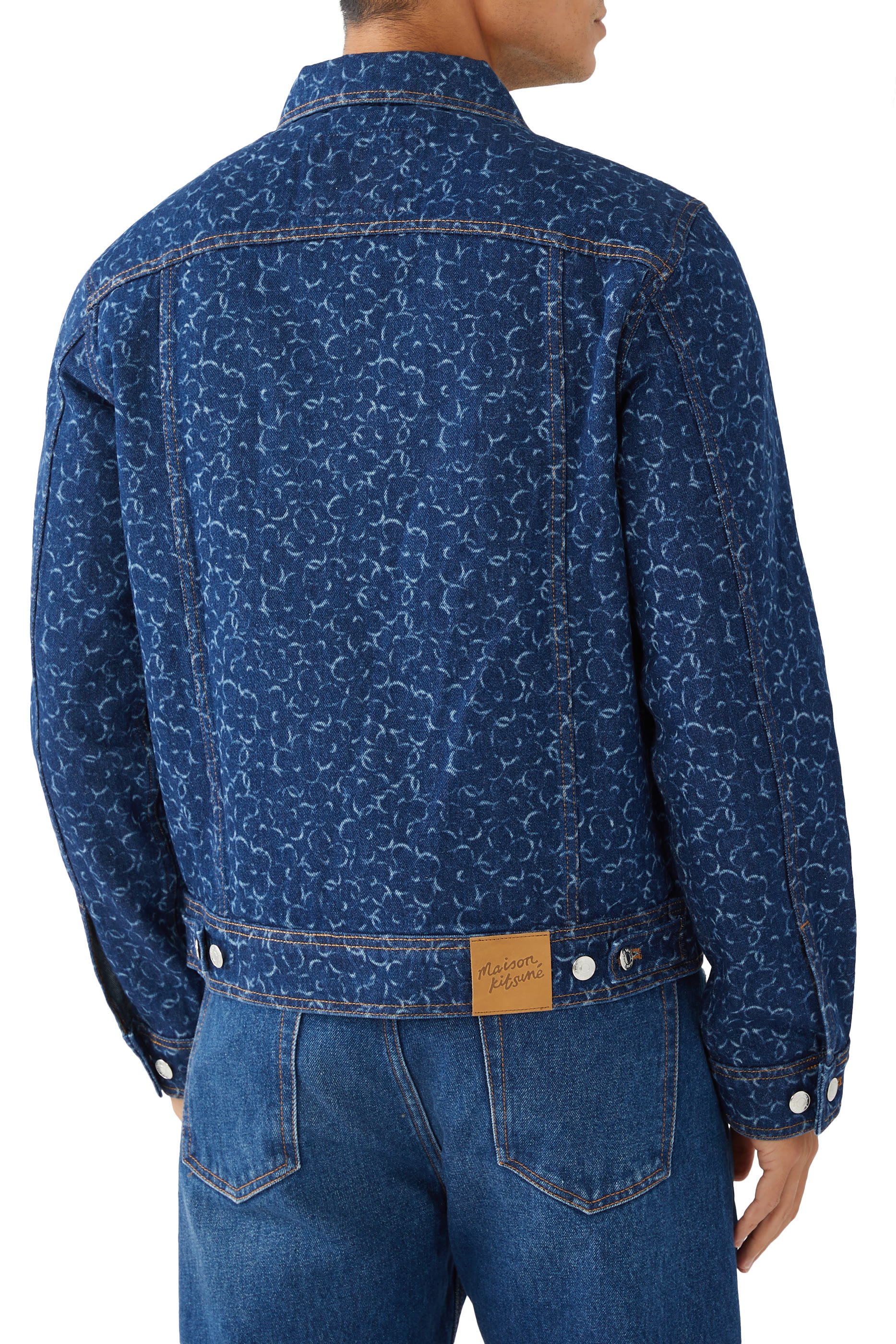 جاكيت دنيم بقصة مستقيمة