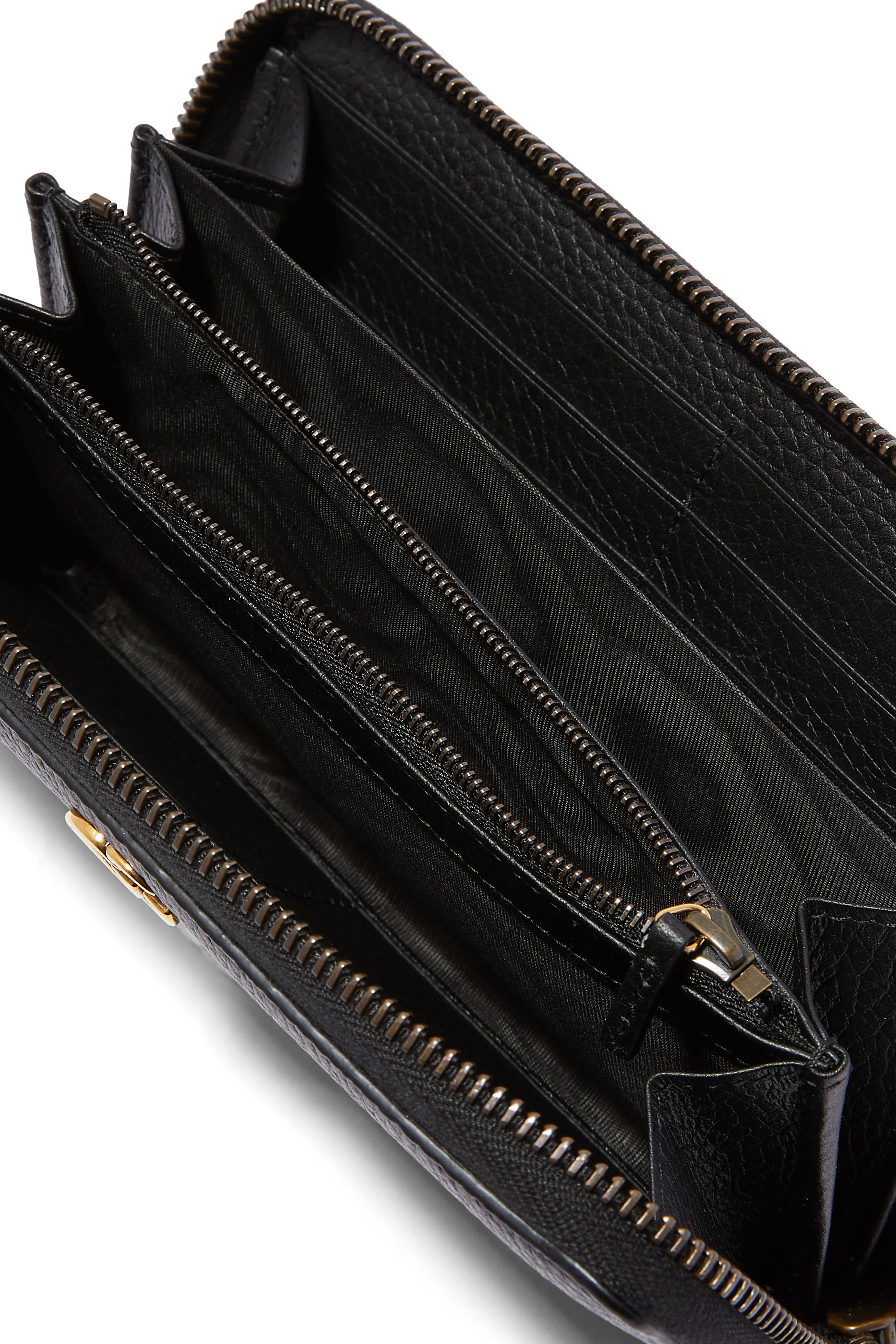 محفظة بسحاب محيط