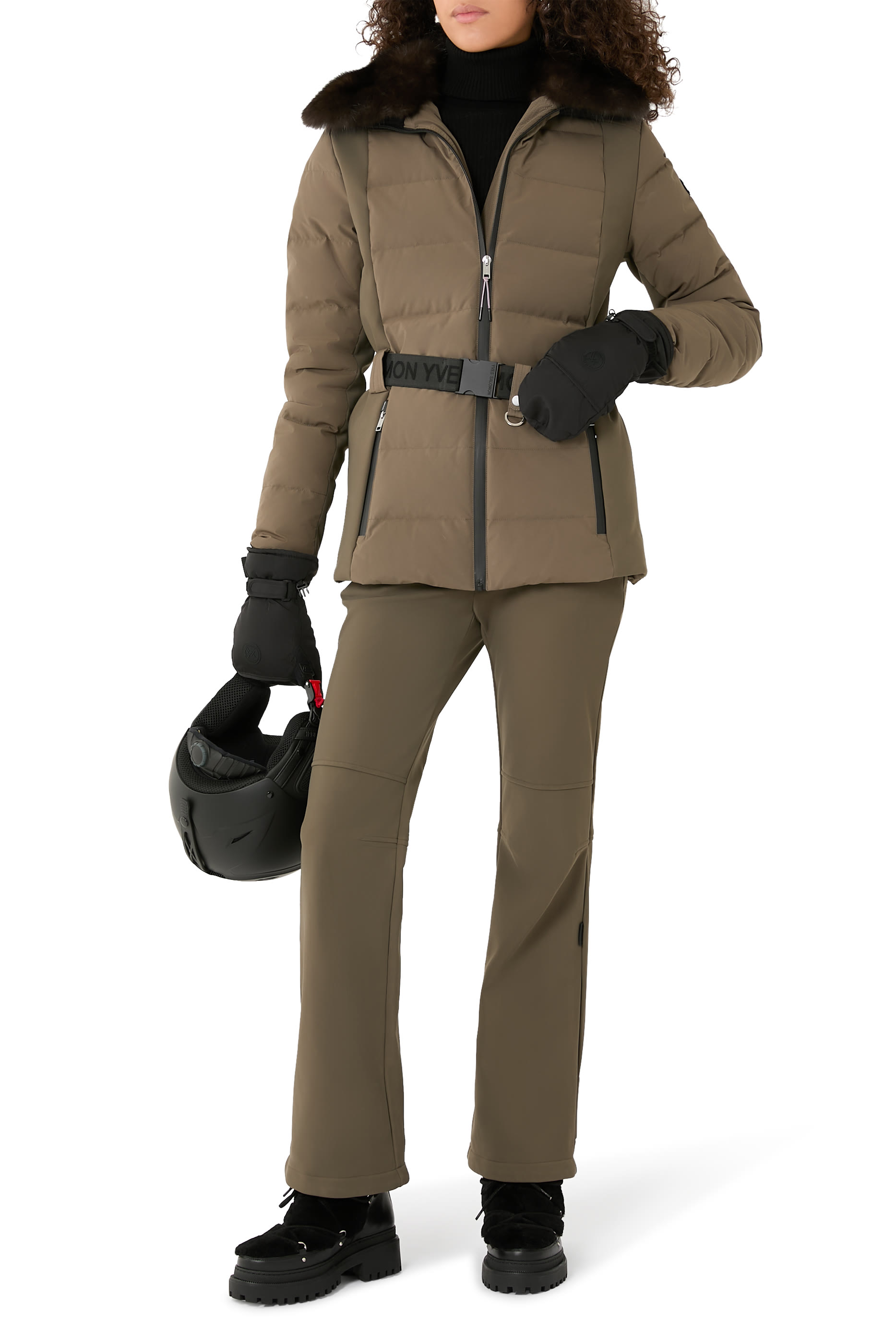 قفزات تزلج مبطنة بحواف جلد 