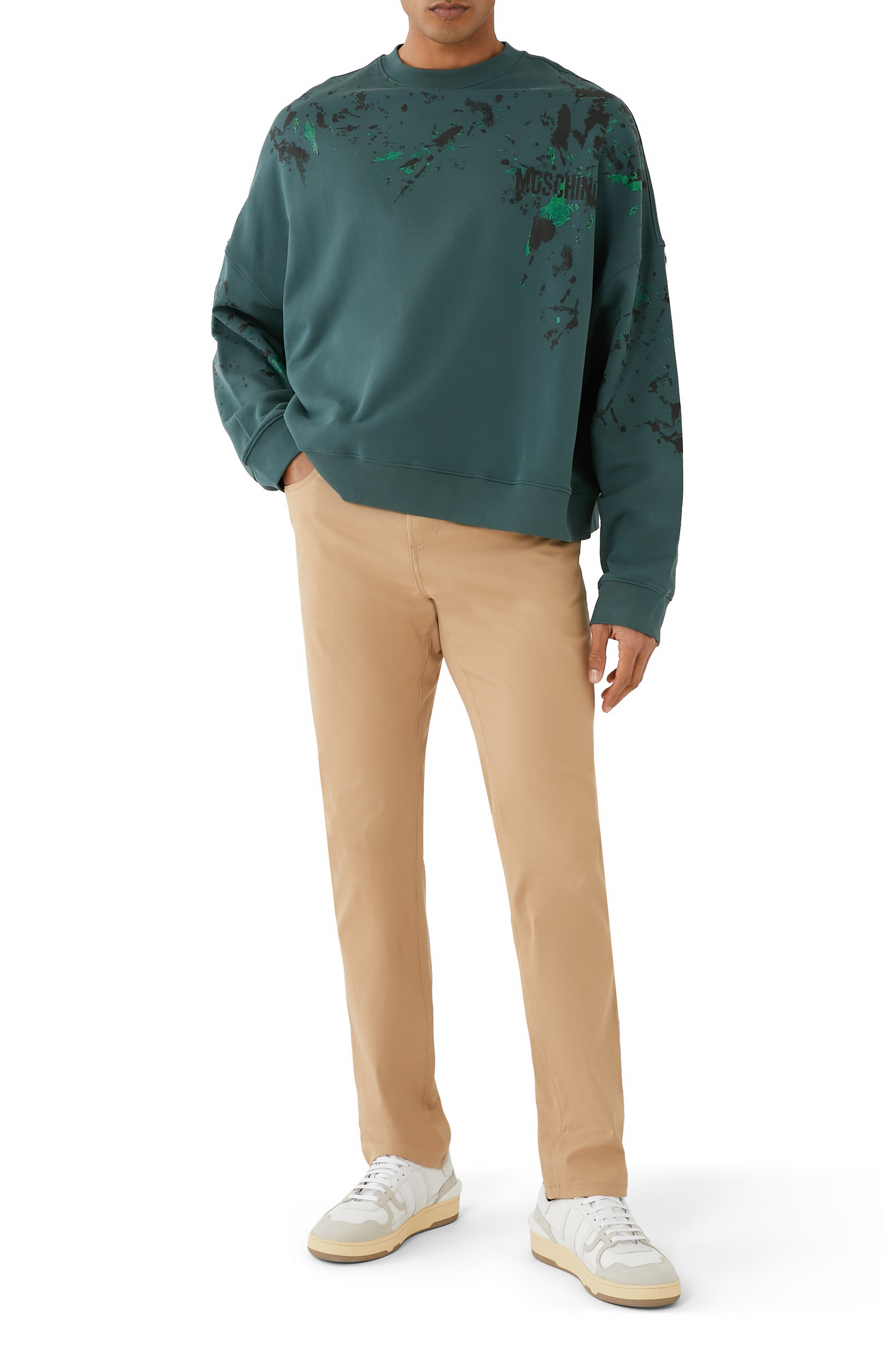 سويت شيرت بياقة ضيقة بطبعة طلاء متناثر