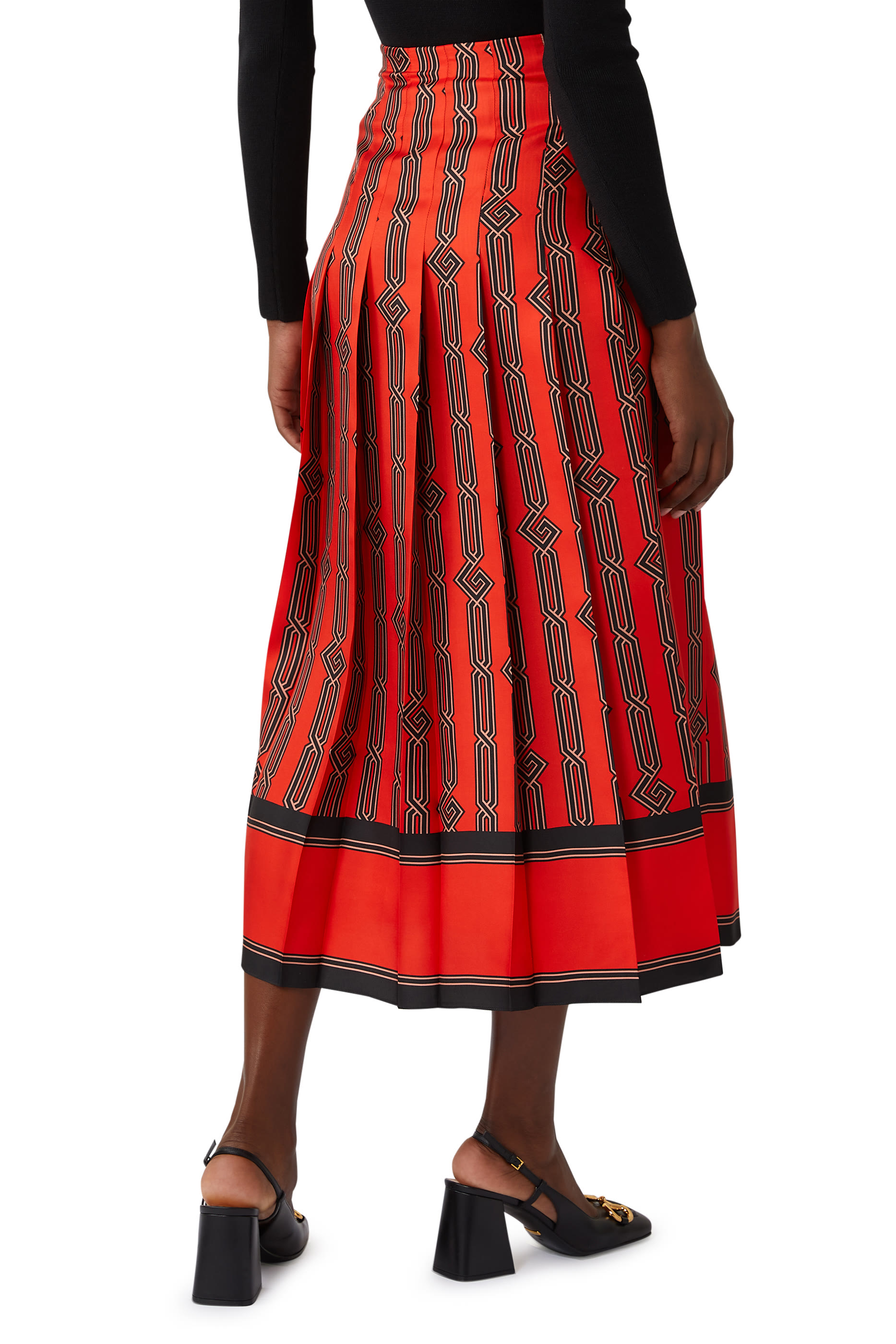 تنورة بطبعة سلسلة وحرف G مربع