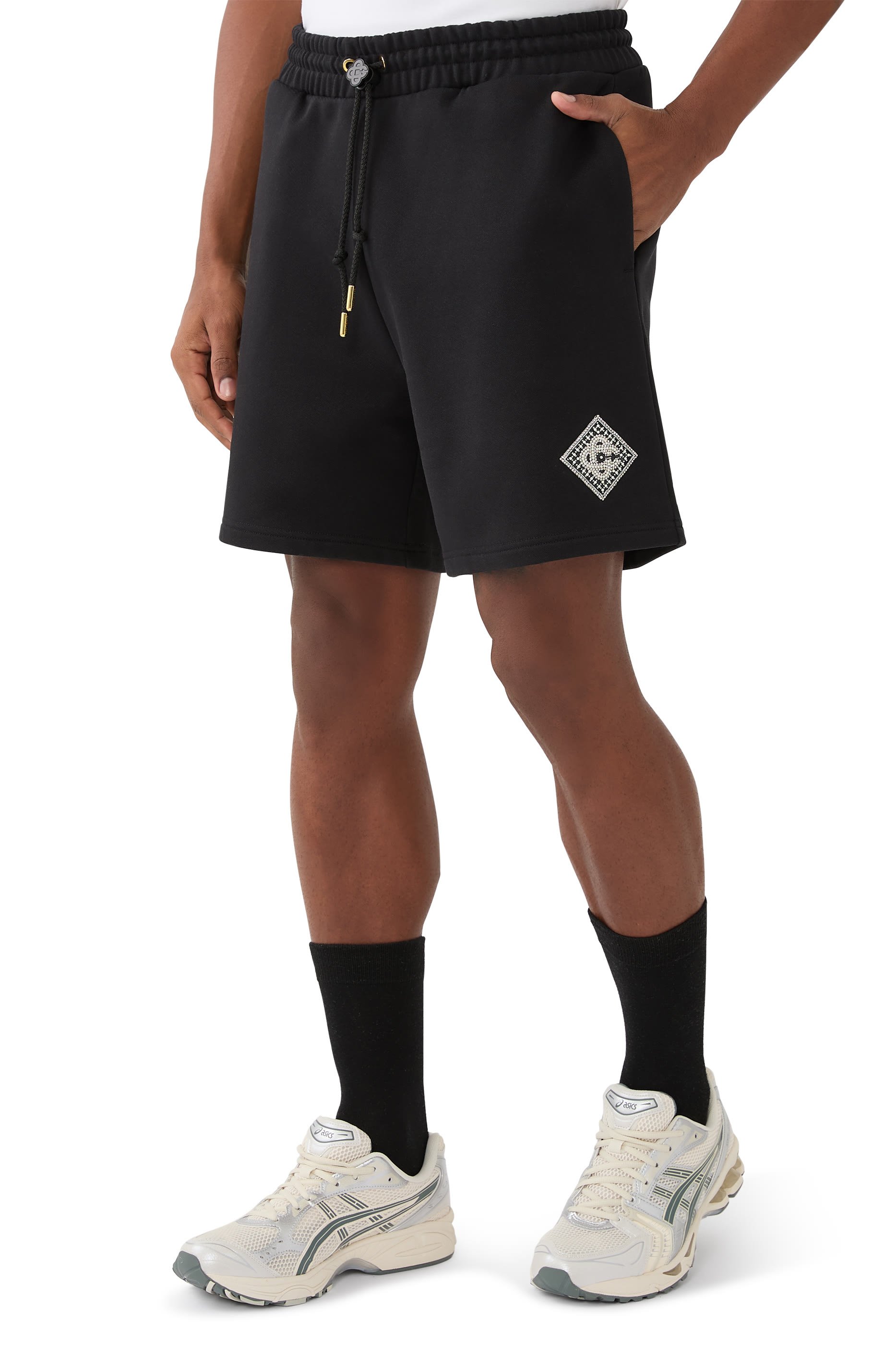 شورت رياضي مرصع بلؤلؤ وماس