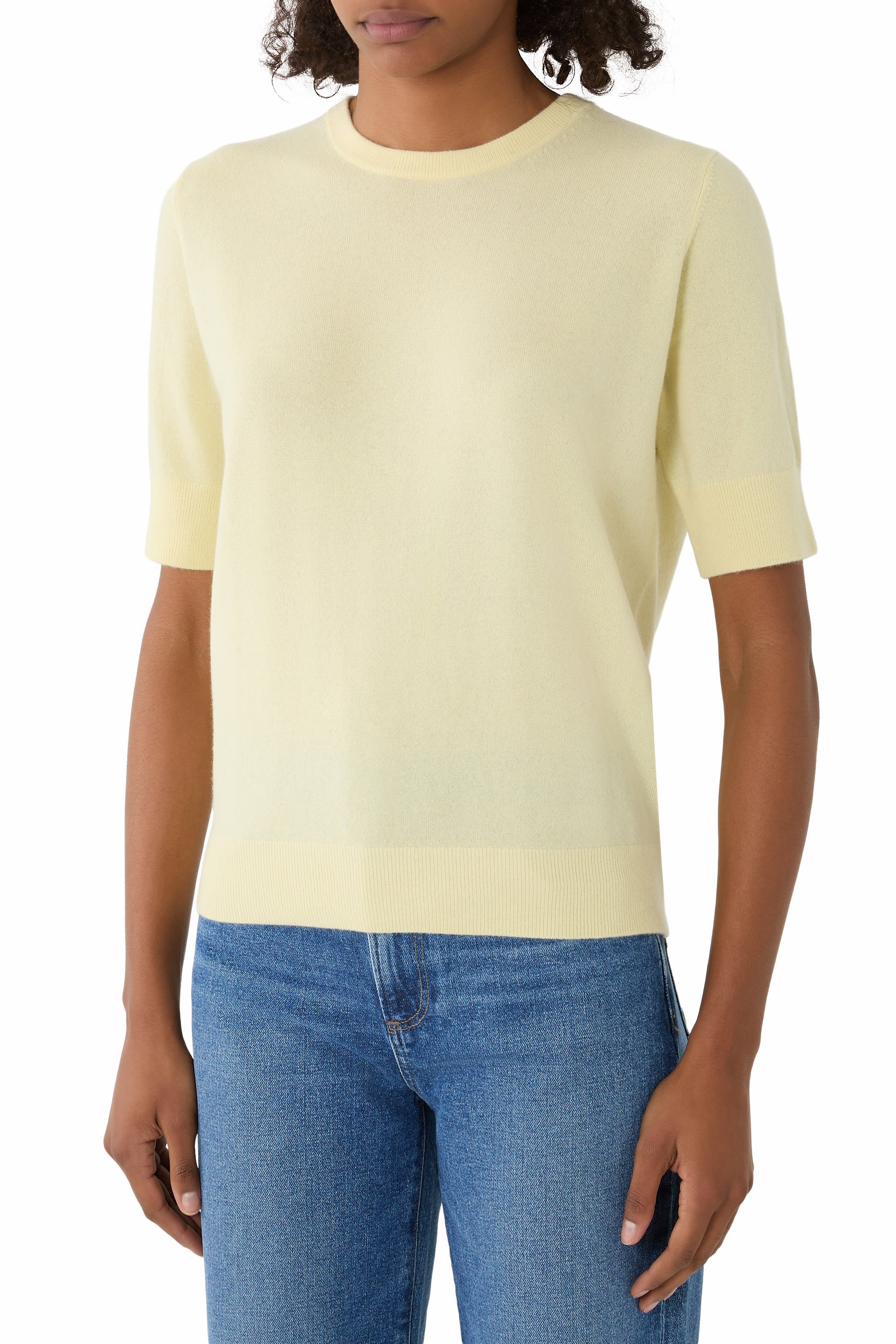 تيشيرت لوجان بياقة ضيقة