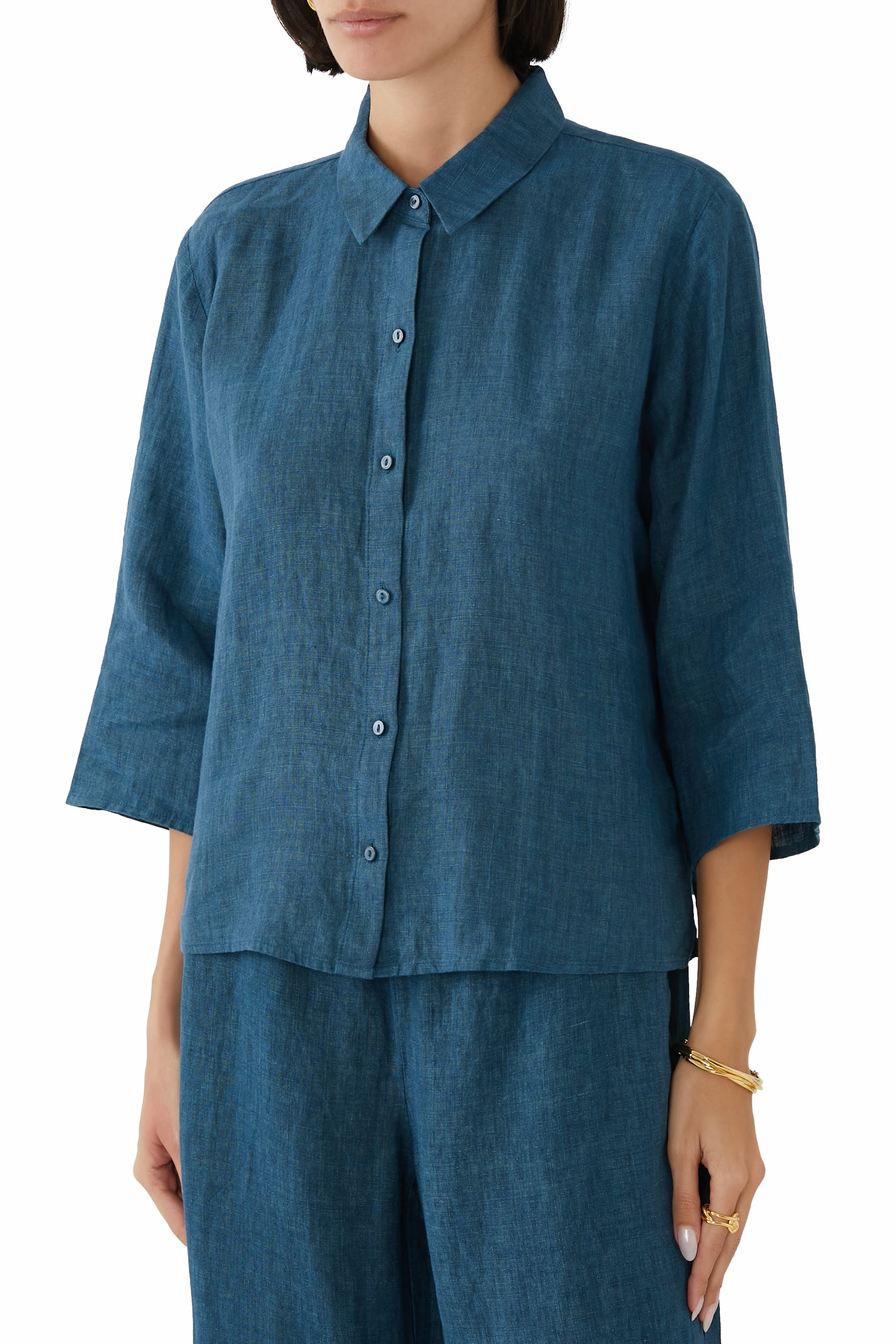 قميص بياقة كلاسيكية