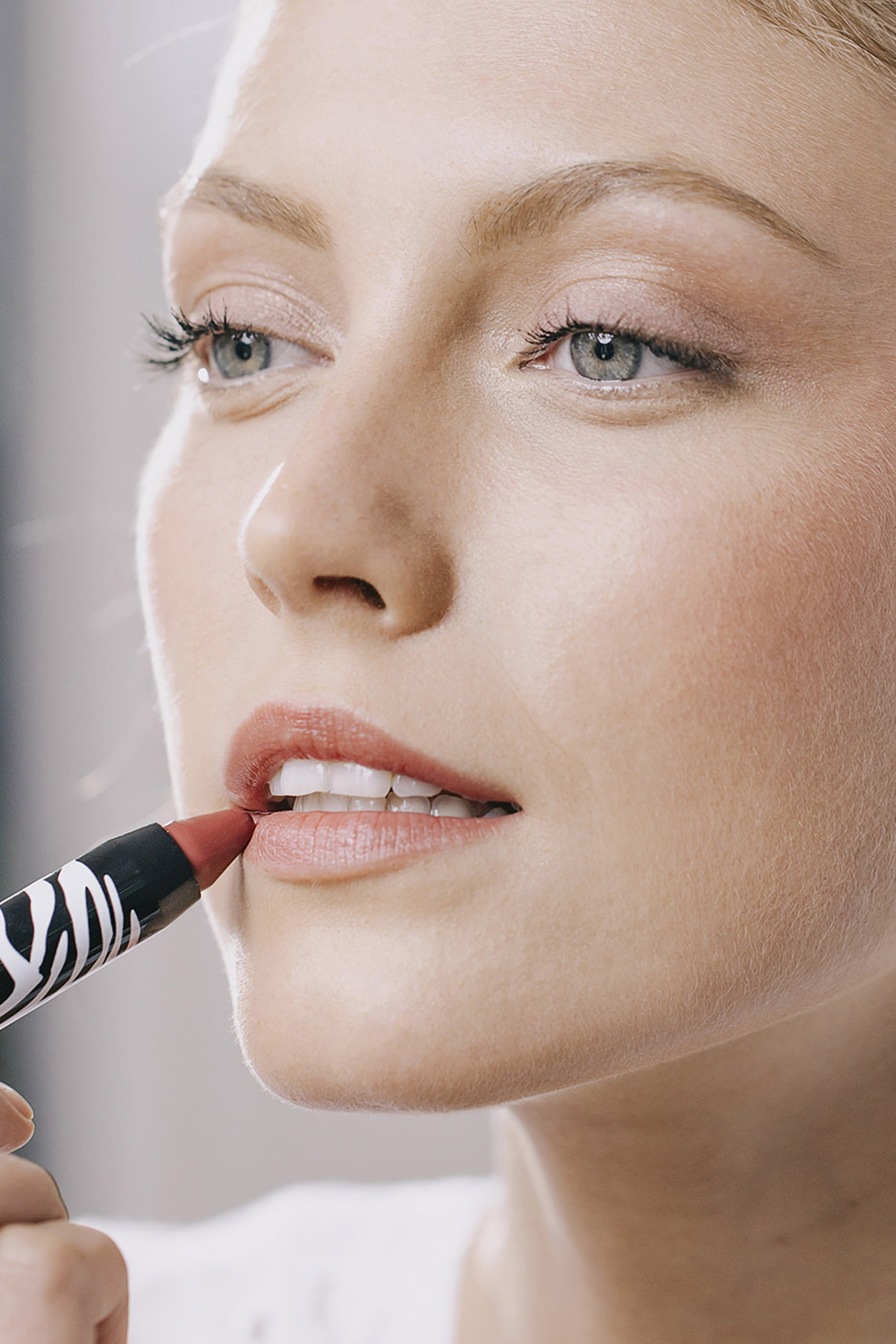 مرطب فيتو ليب تويست