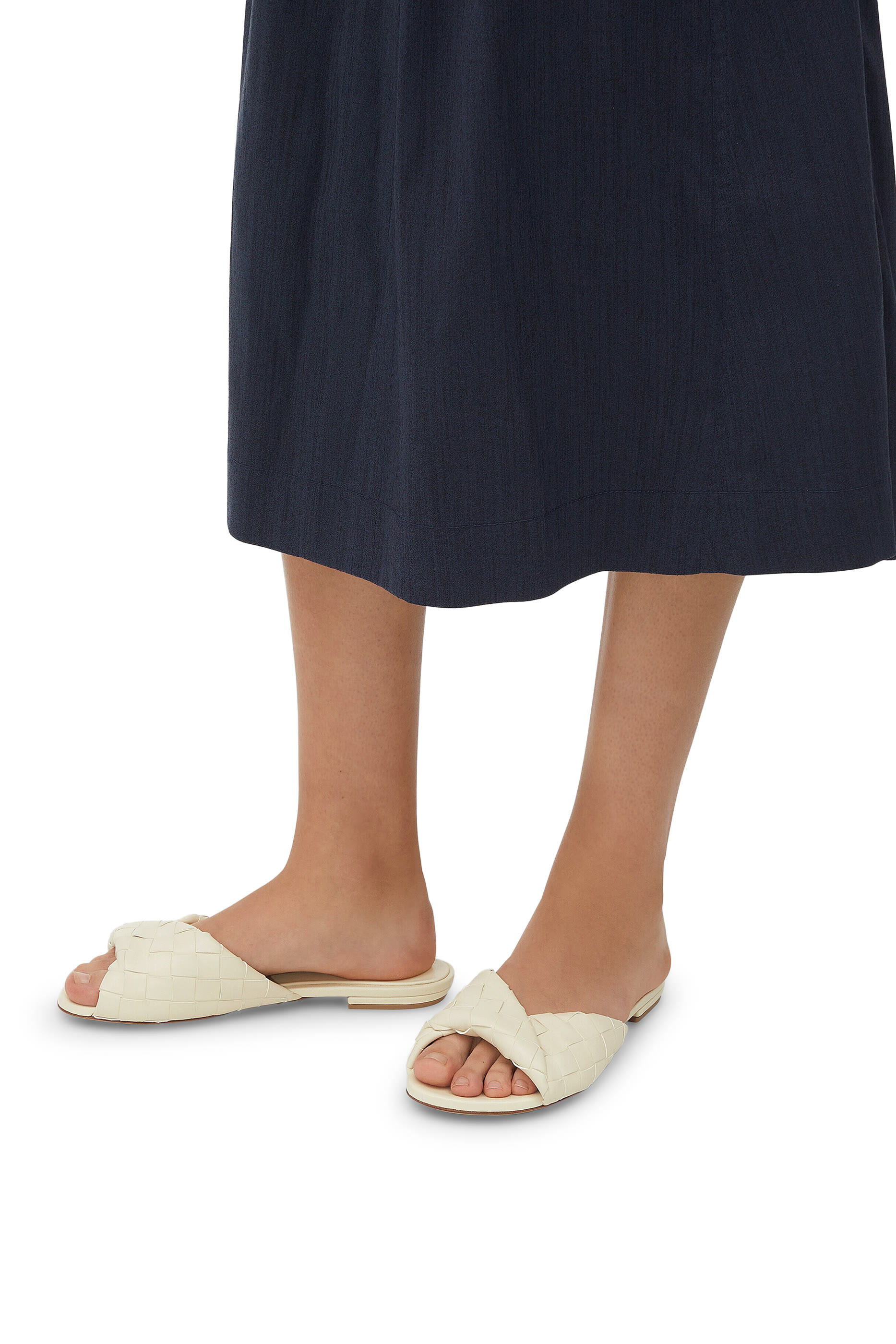 حذاء مفتوح بلينك بنعل مسطح