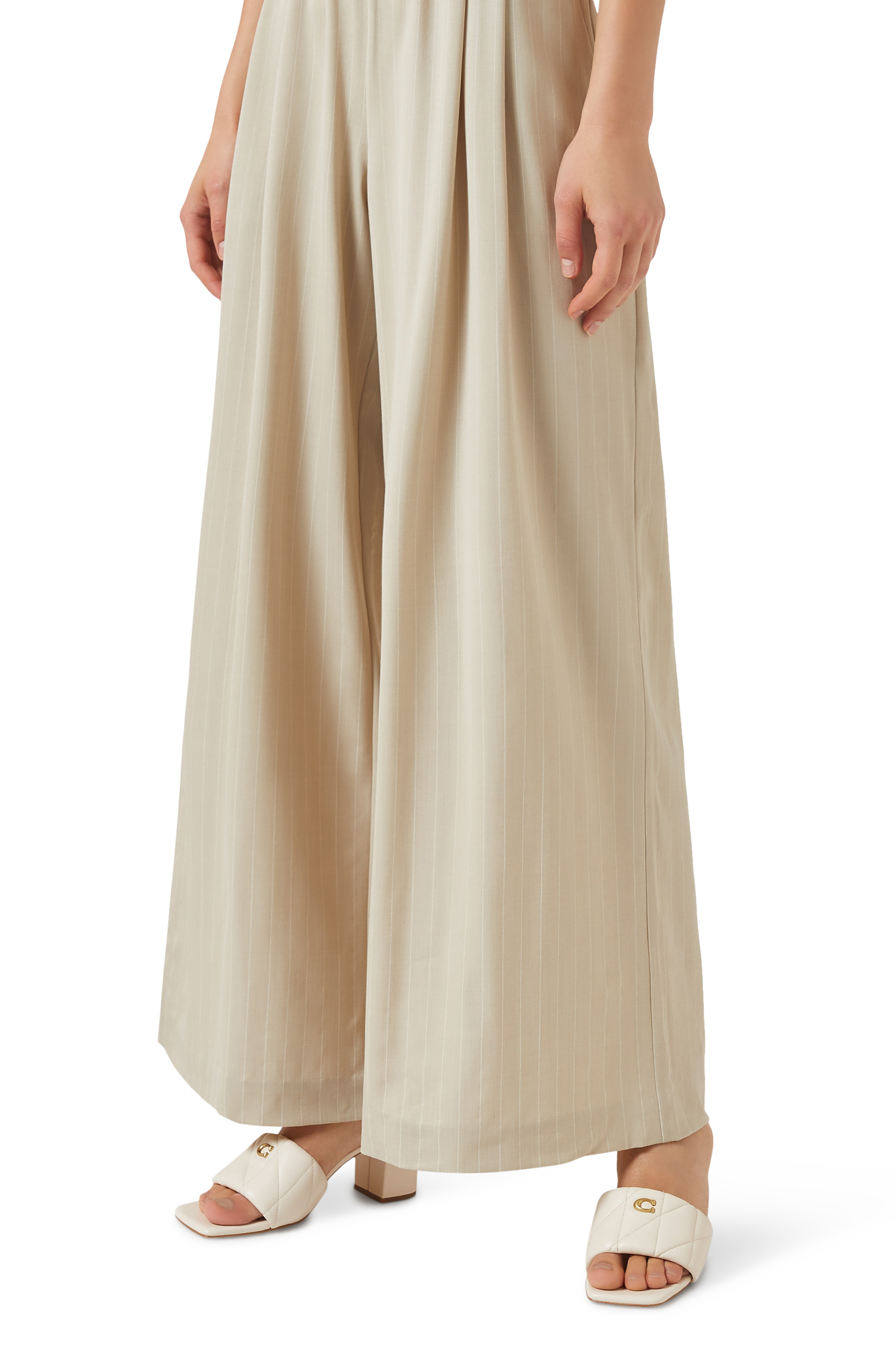 صندل هولي بكعب 65 عريض بتصميم مبطن