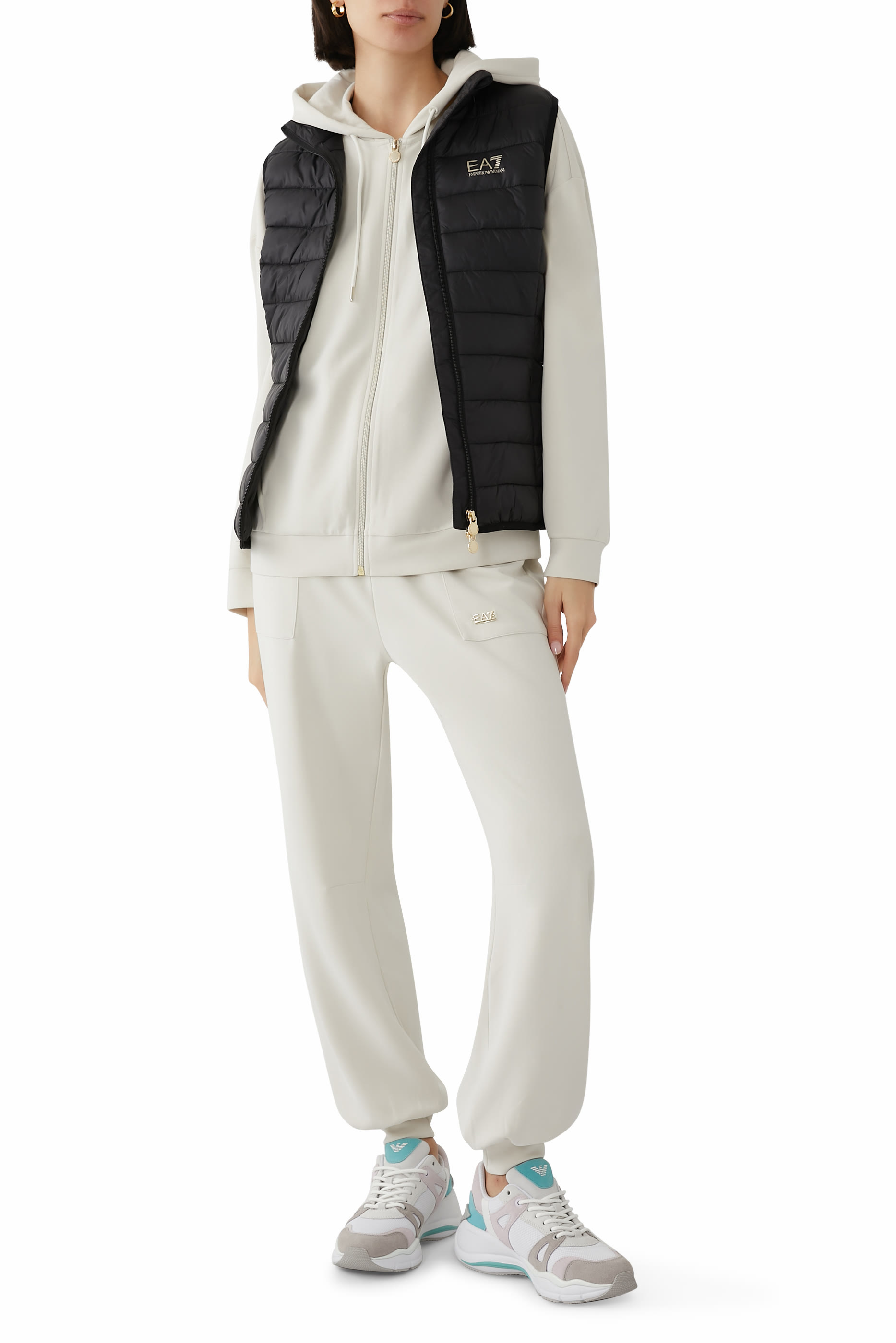 سويت شيرت بشعار الماركة