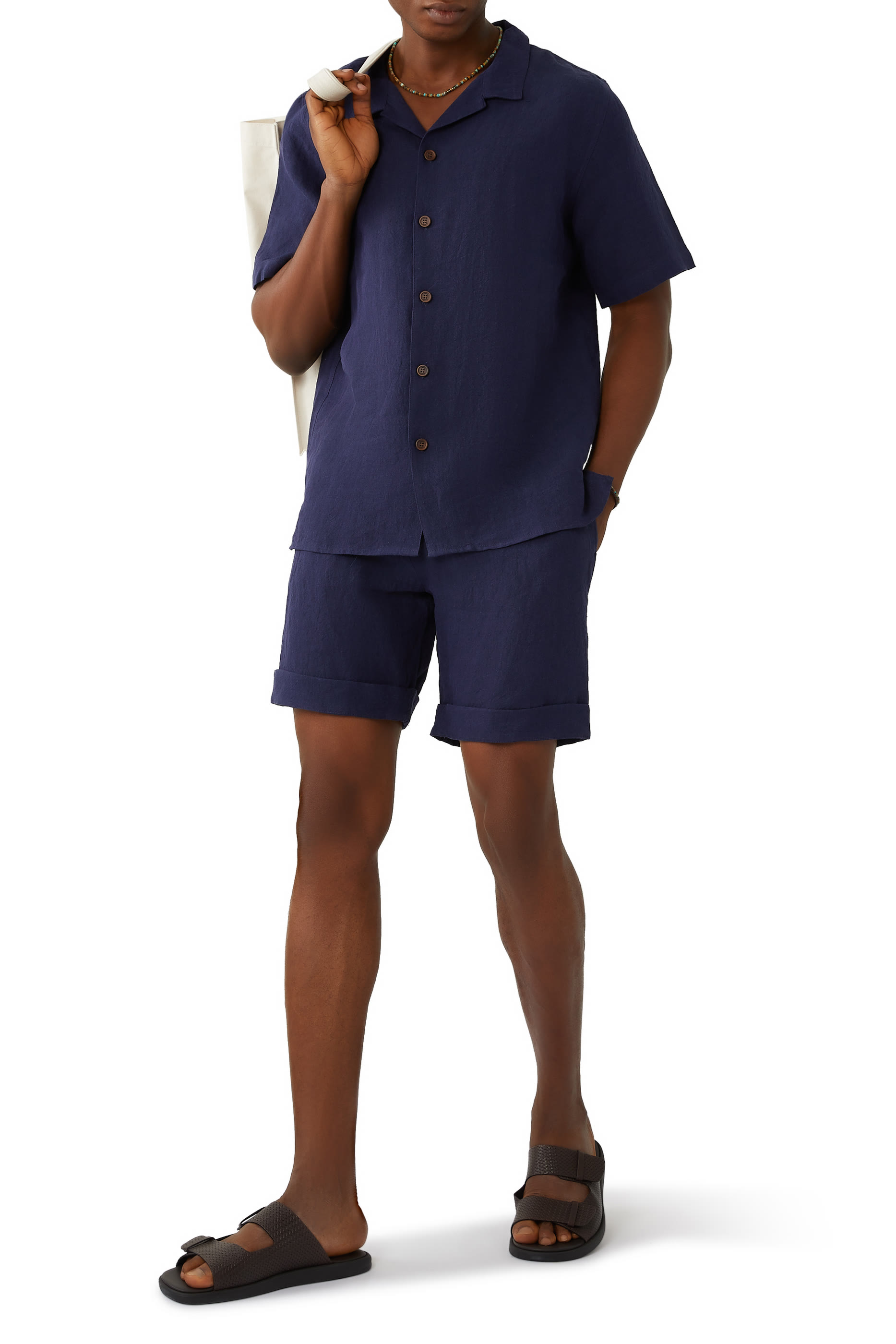 قميص بياقة مطوية