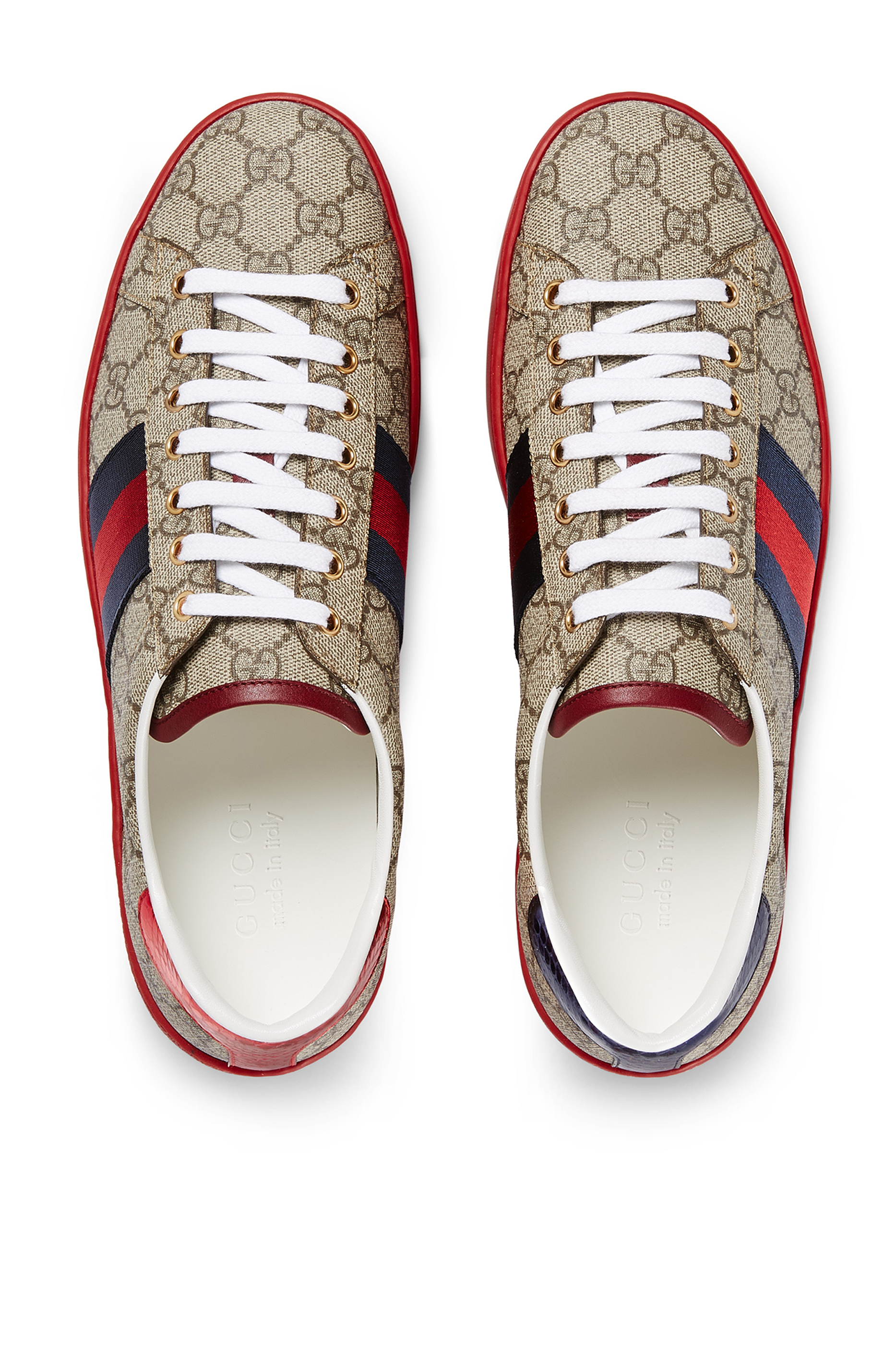 سنيكرز إيس بشعار حرفي GG