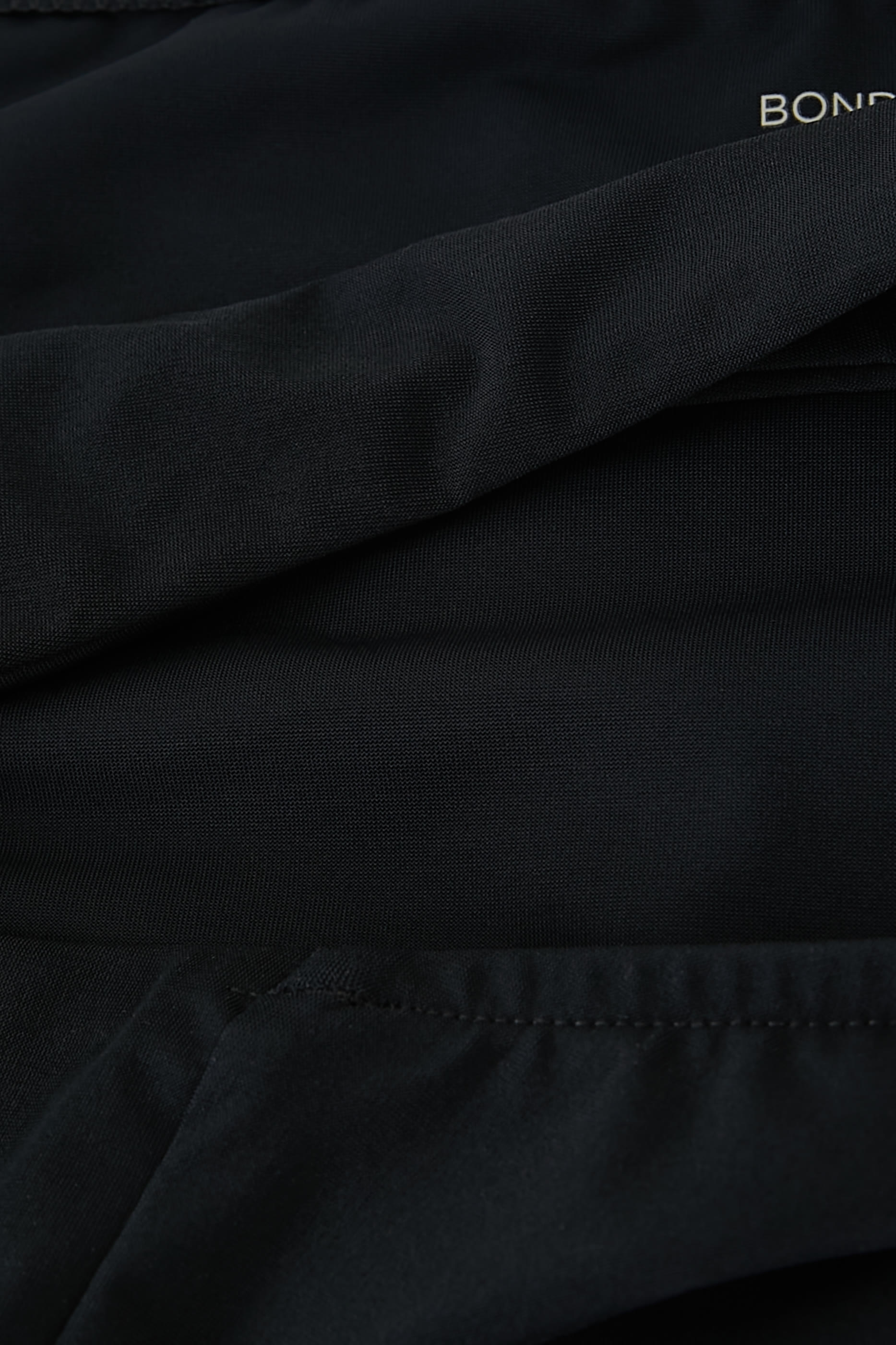 قطعة بيكيني سفلية نادية