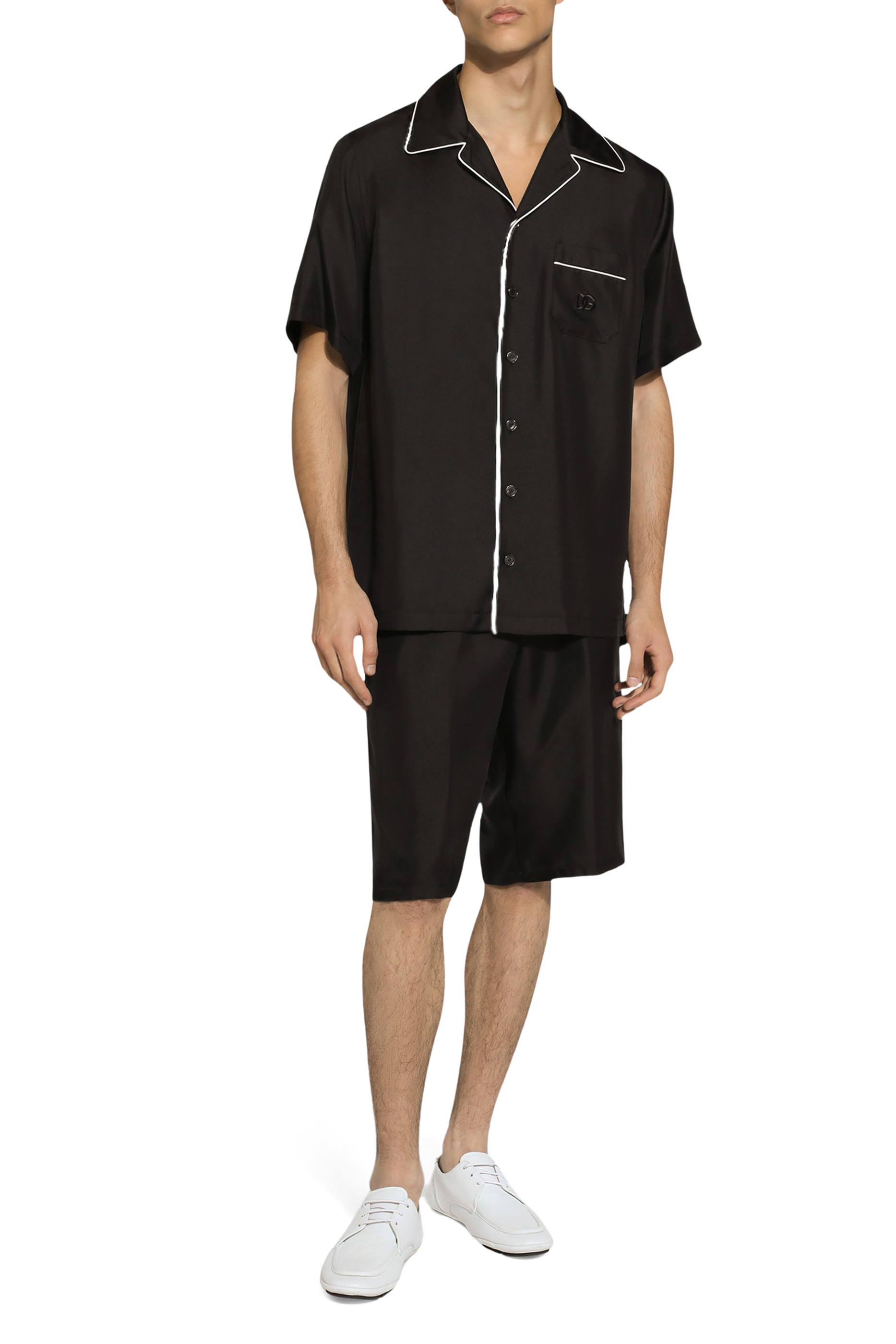 شورت رياضي مطرز حرير