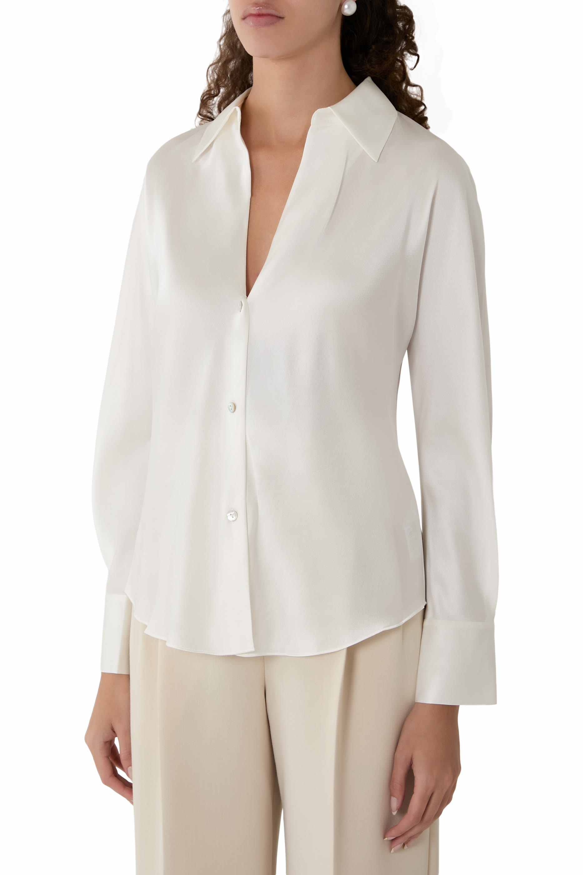 بلوزة بقصة مائلة بأكمام طويلة حرير 