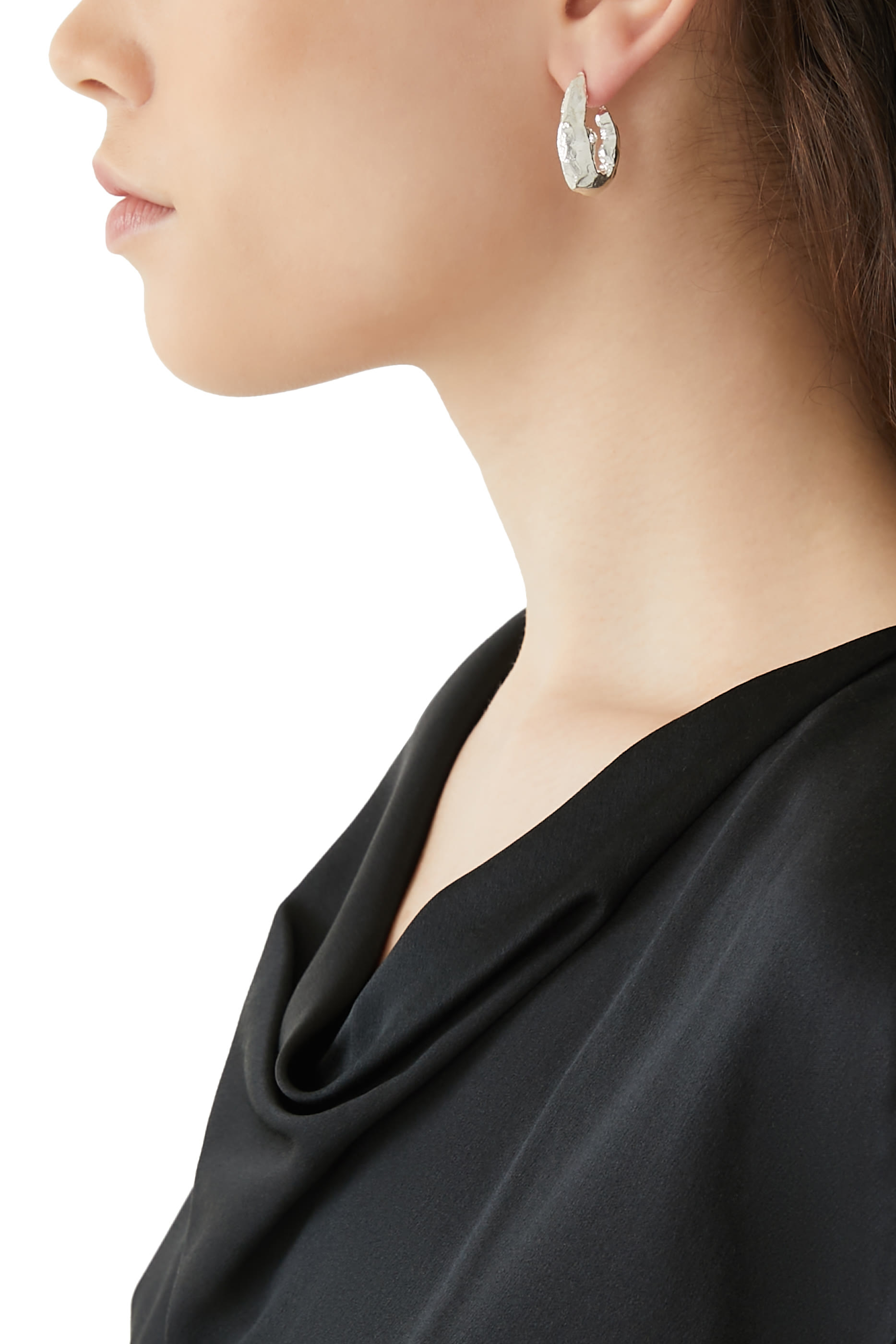 أقراط ذا كروستيشن