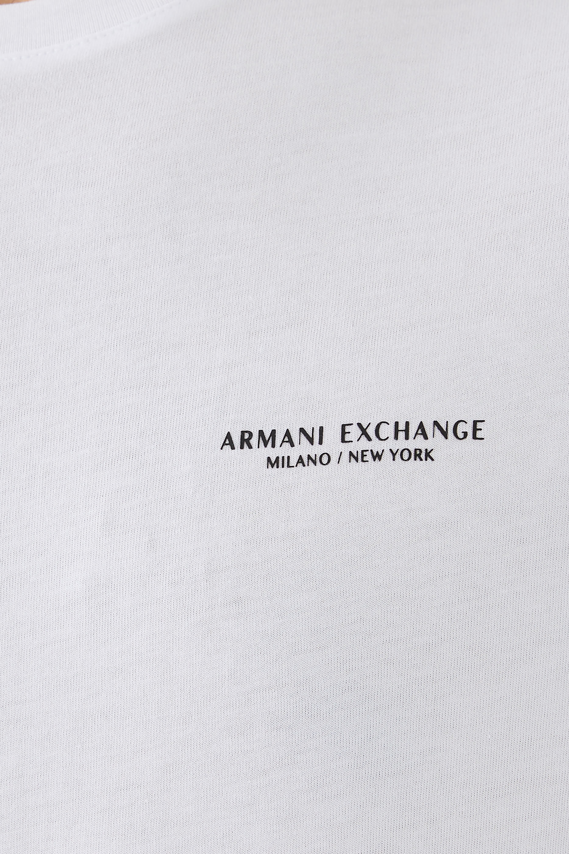 تيشيرت بشعار الماركة