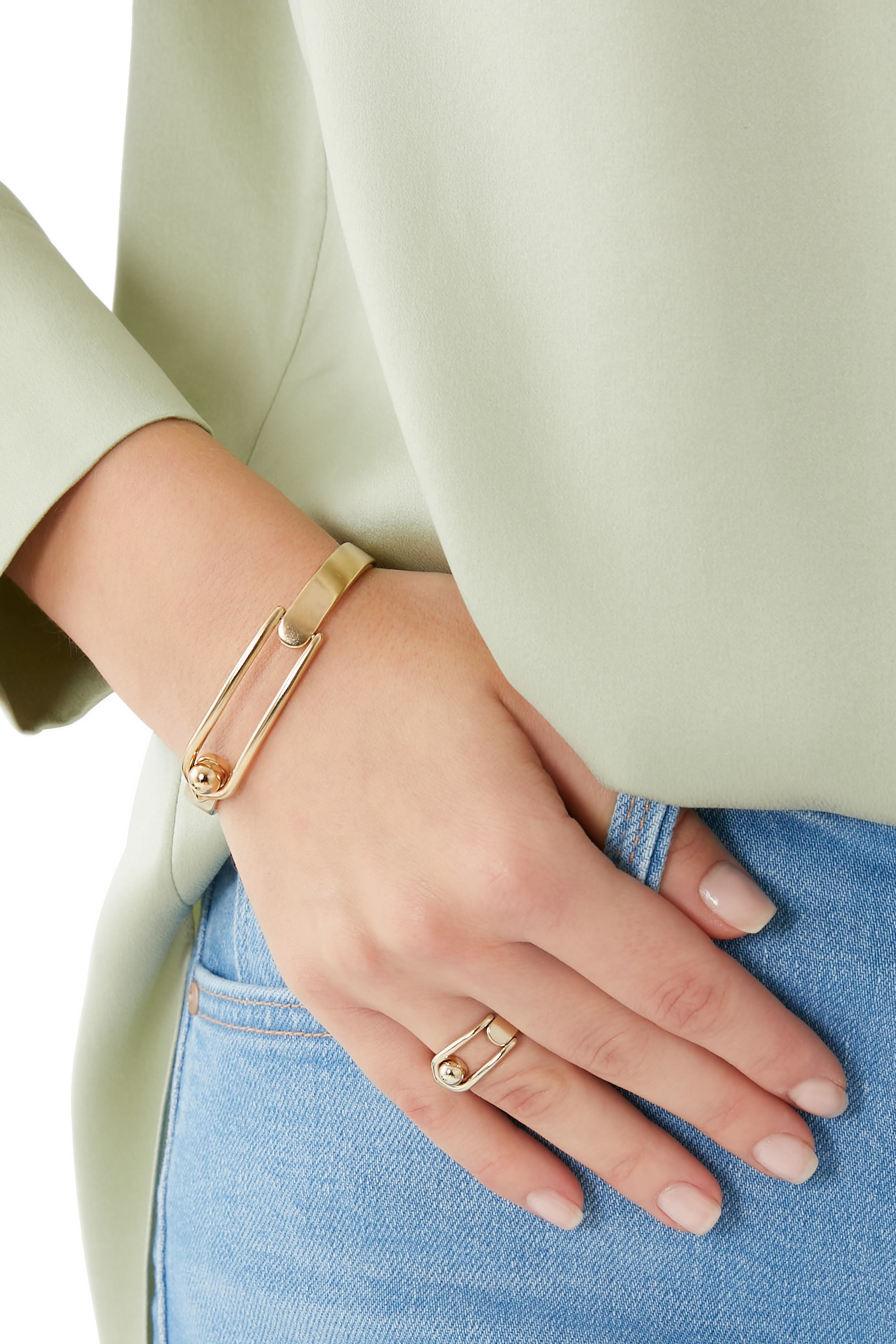 سوار بوكل نحاس مطلي بذهب عيار 24