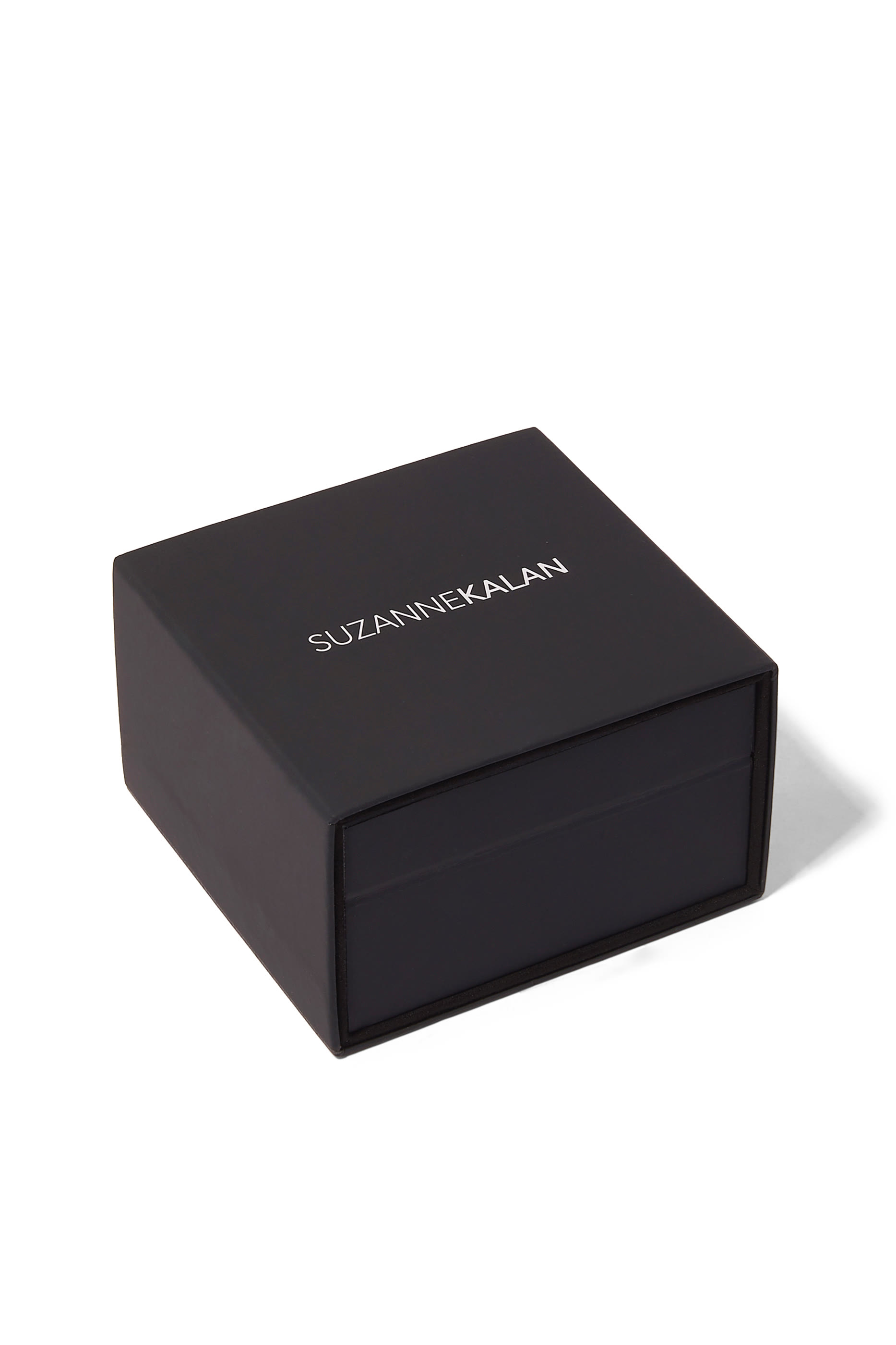 قلادة بدلاية دائرية كلاسيكية مرصعة بالماس ذهب أبيض عيار 18