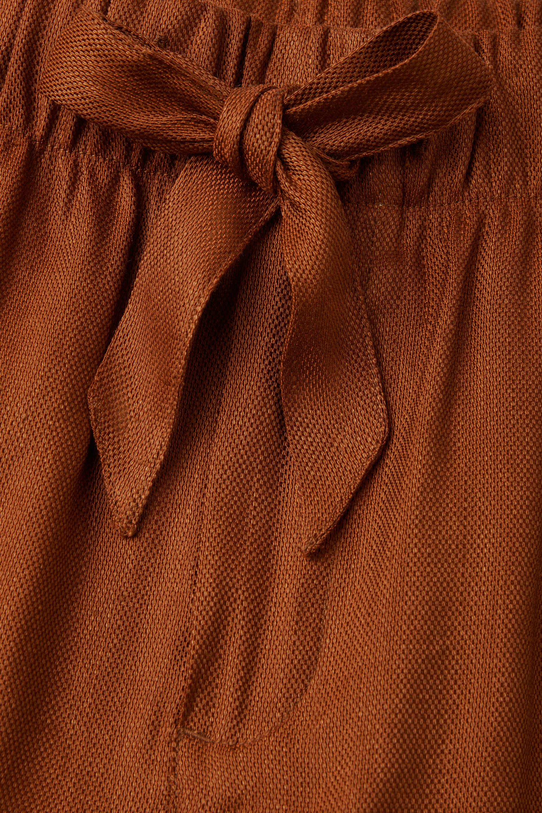 بنطال لوان كتان