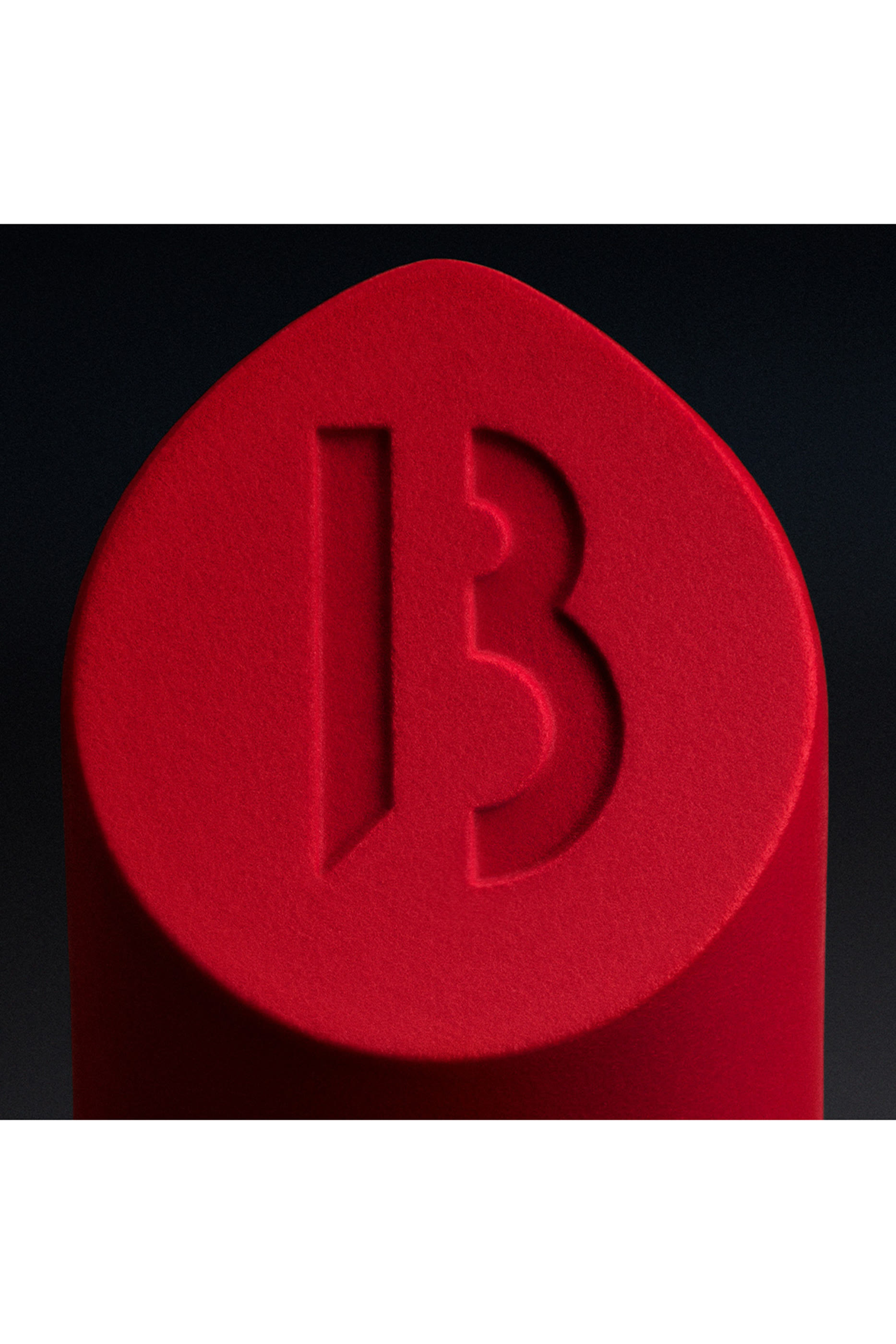 أحمر شفاه غير لامع