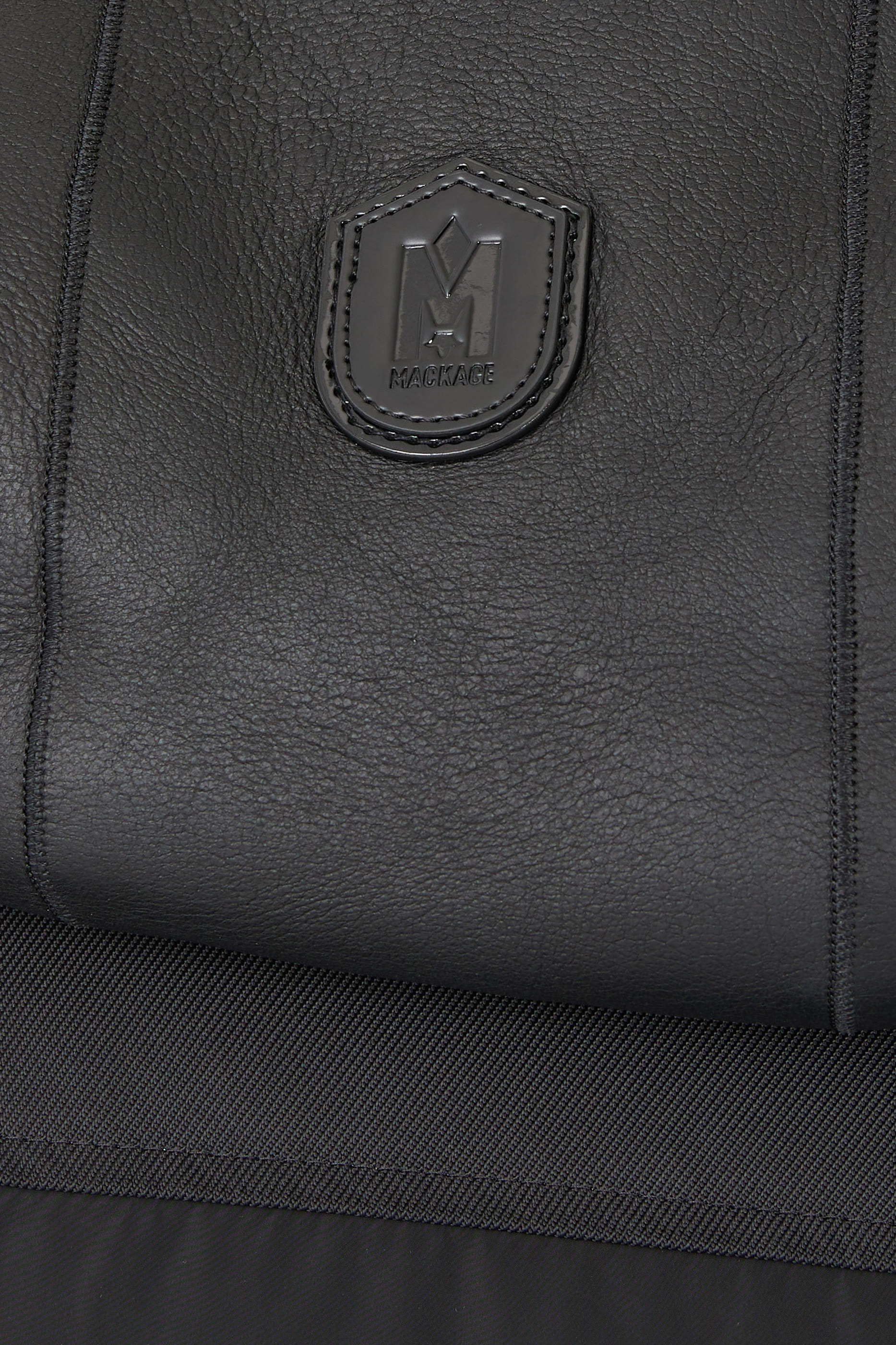 جاكيت رايلي كلاسيك مبطن بالزغب