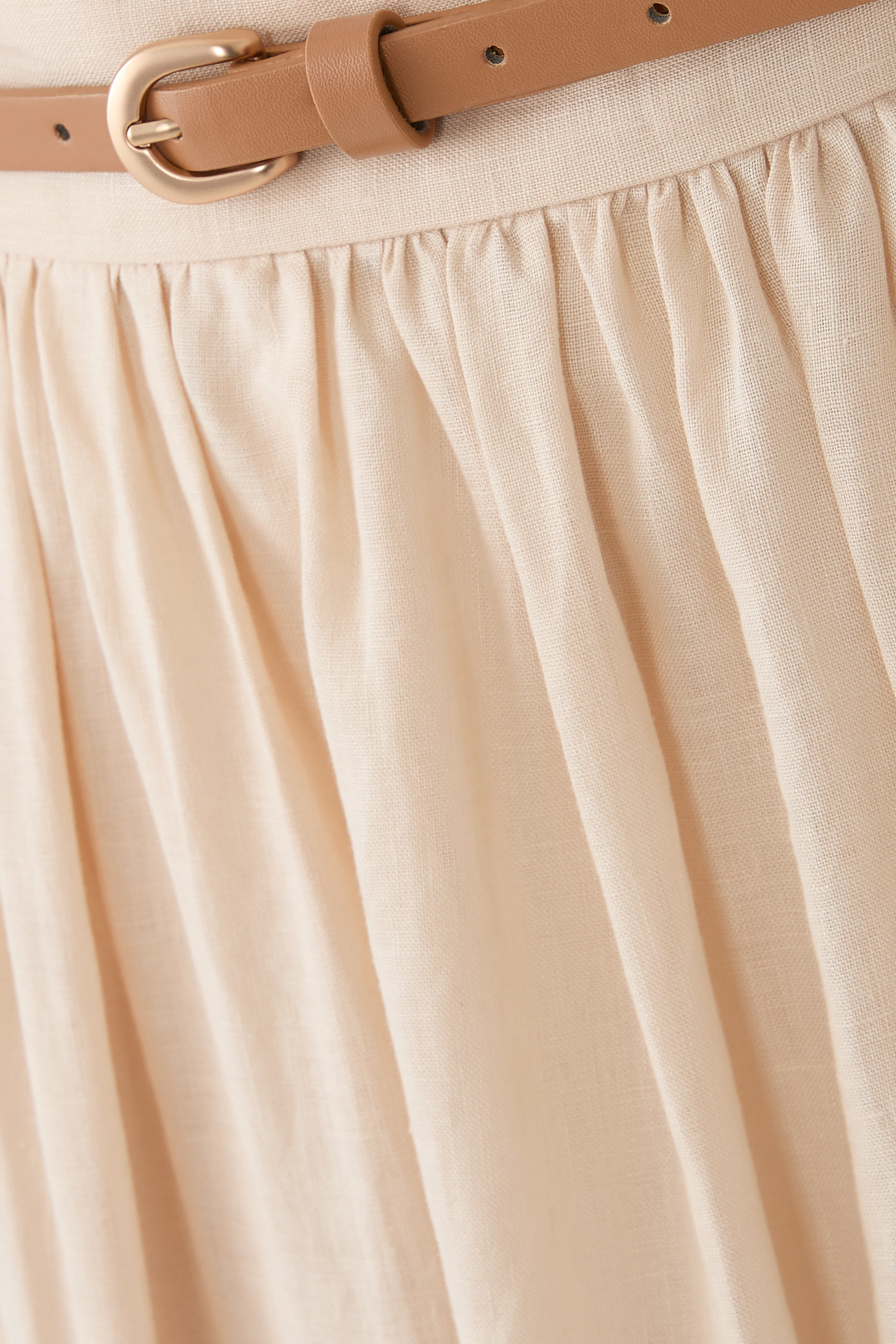 تنورة وايلي متوسطة الطول مزينة بتطريزات