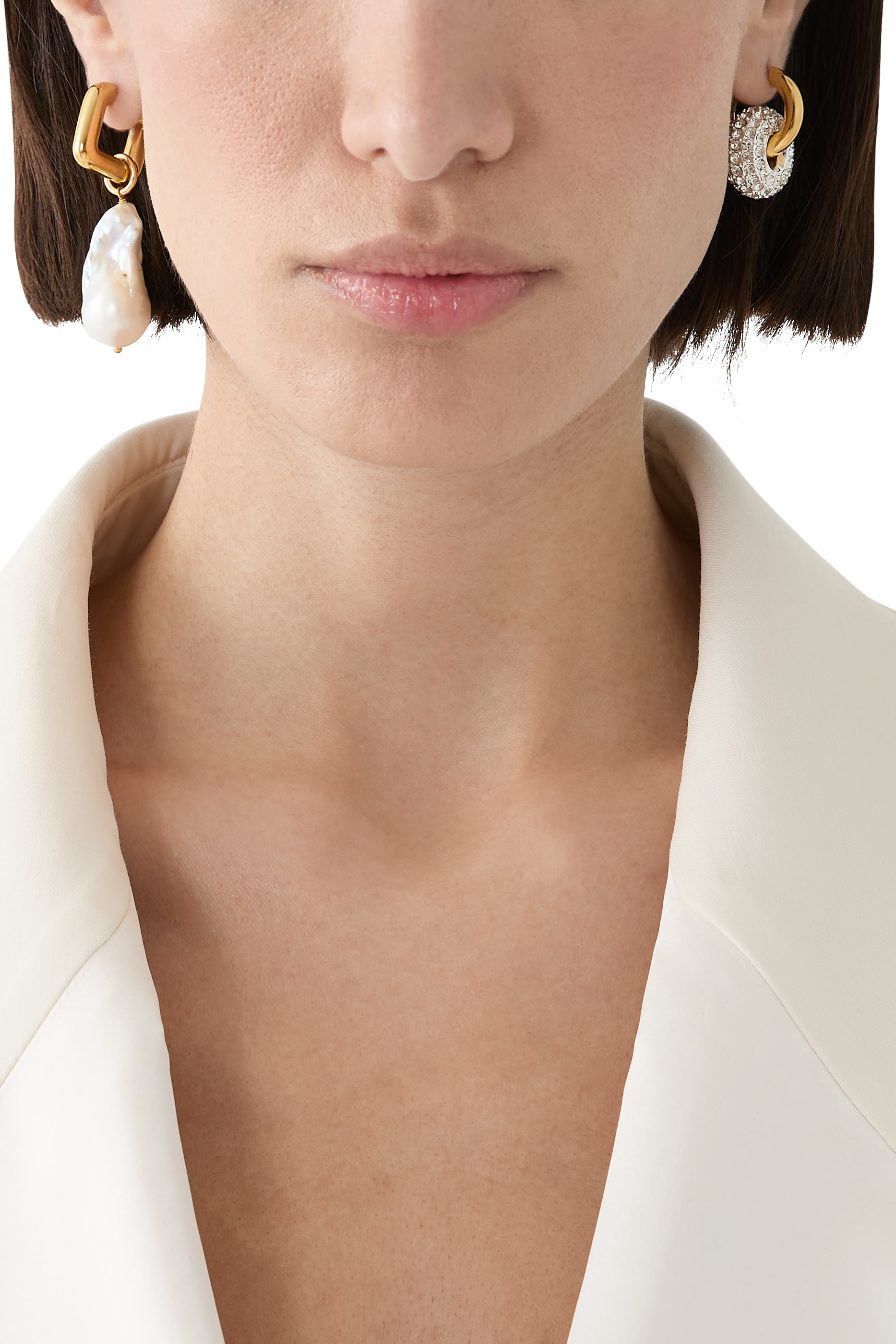 أقراط دائرية مرصعة بكريستال ستراس ولؤلؤ