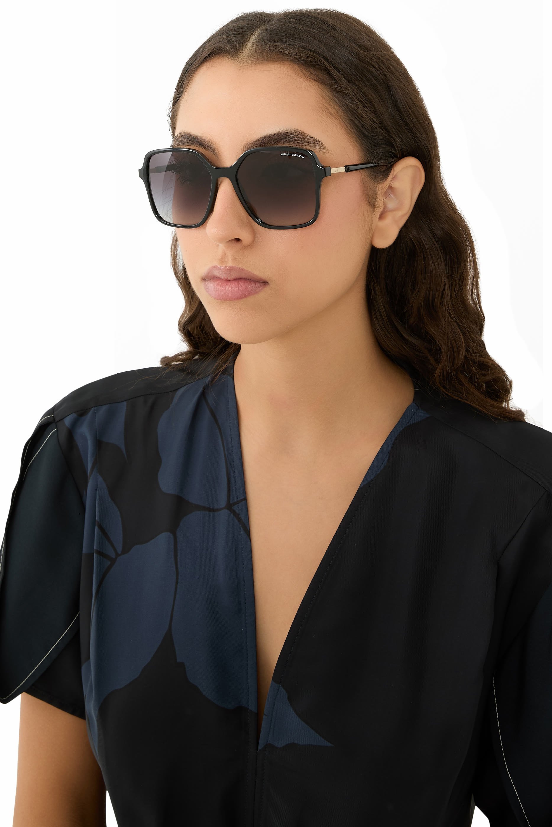 نظارة شمسية بإطار مربع