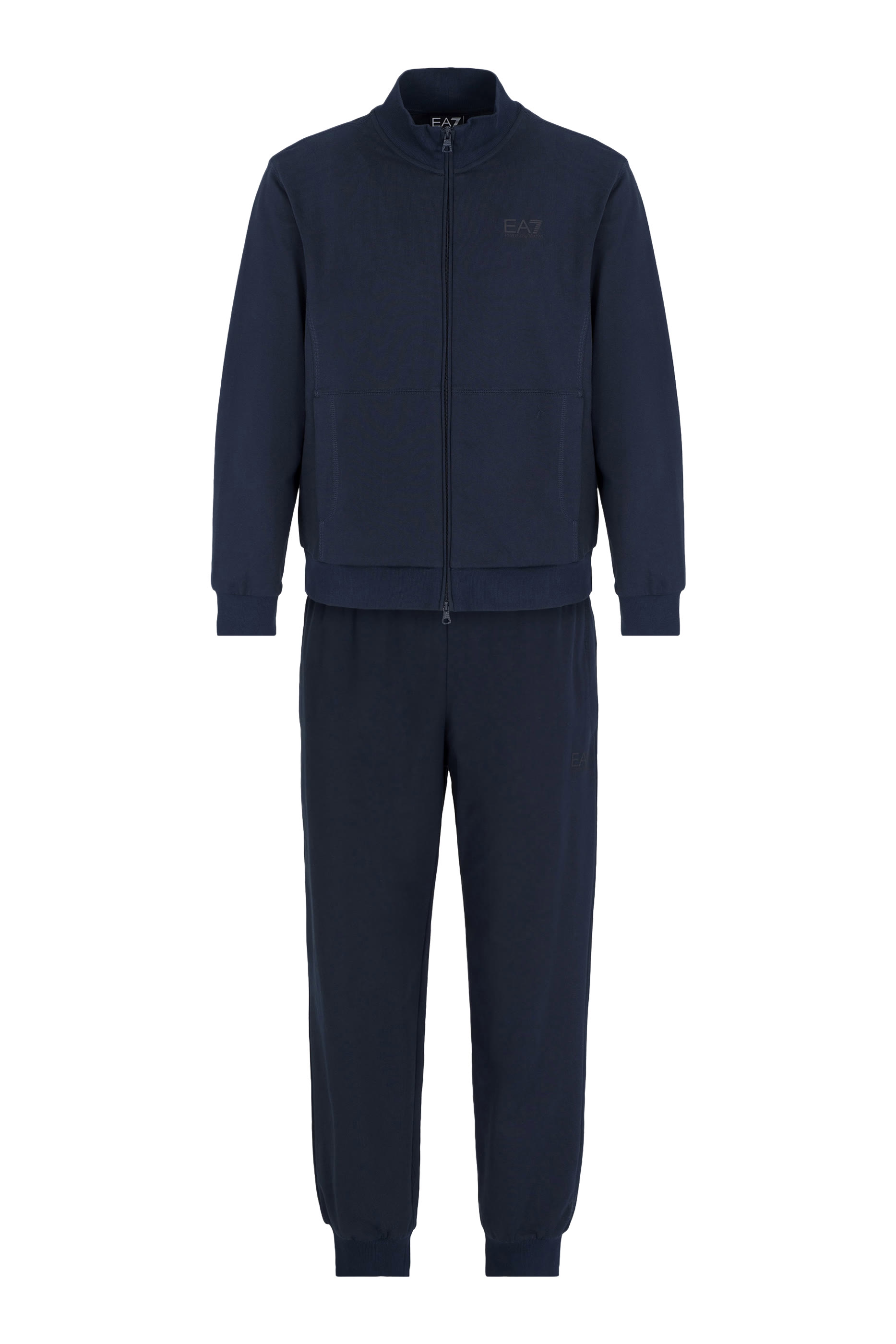 بدلة رياضية بشعار الماركة