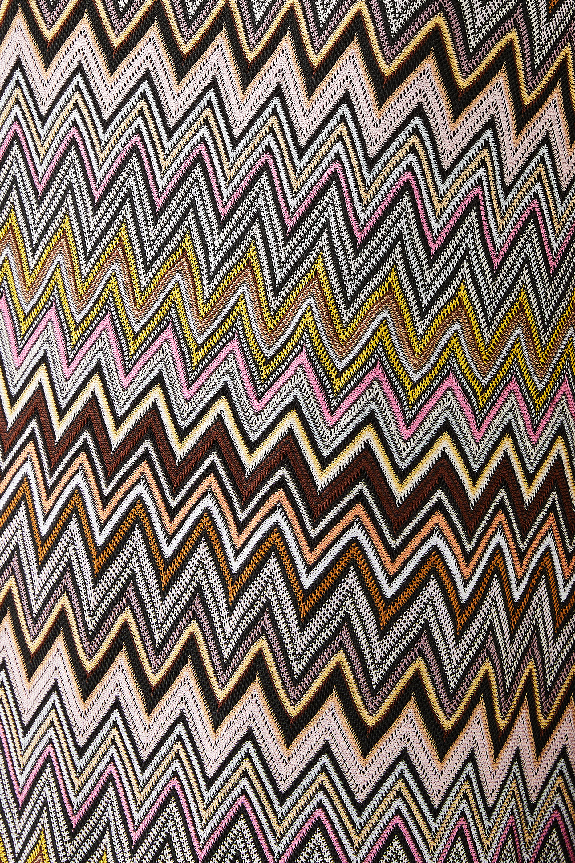 فستان قصير بلا أكمام بنقشة خطوط متعرجة