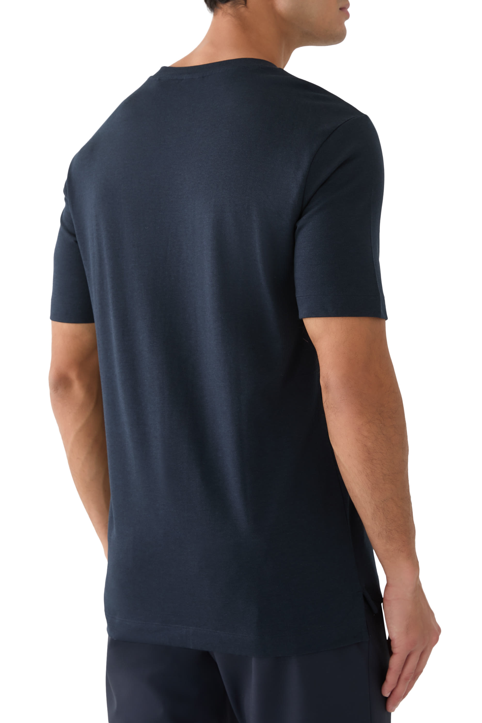 تيشيرت بأكمام قصيرة