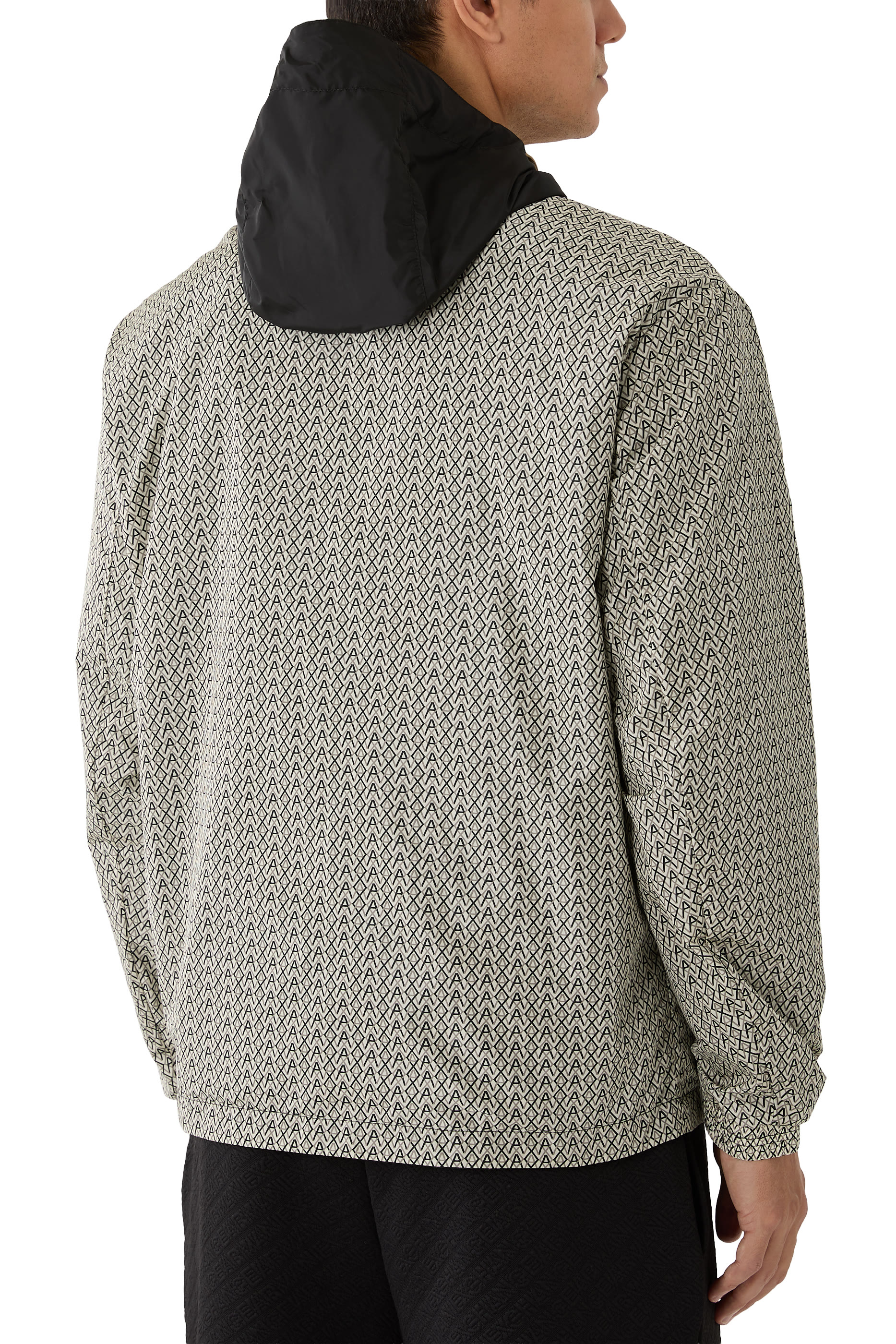 جاكيت بتصميم قميص وهودي