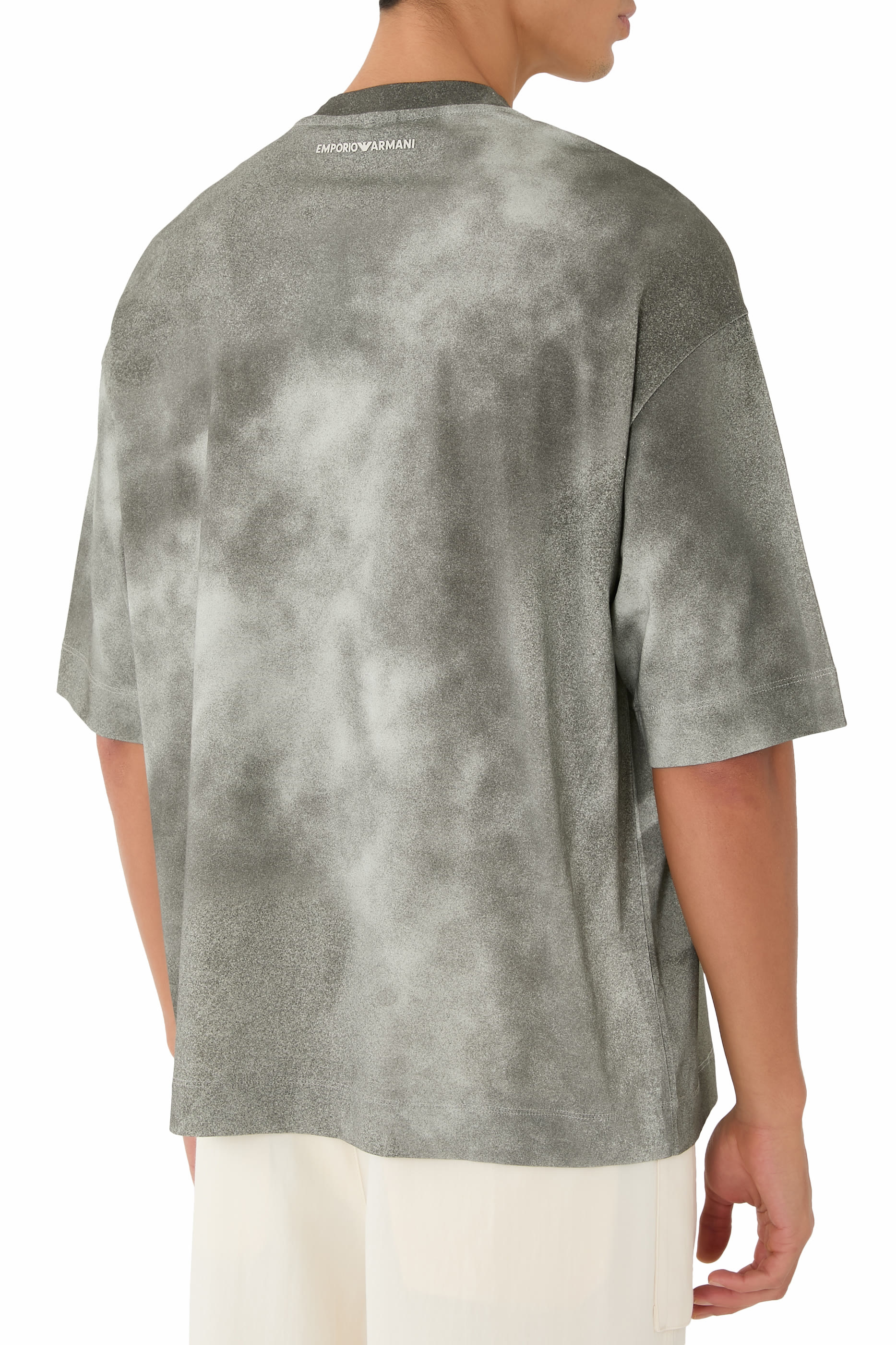 تيشيرت بطبعة نسر رقمية