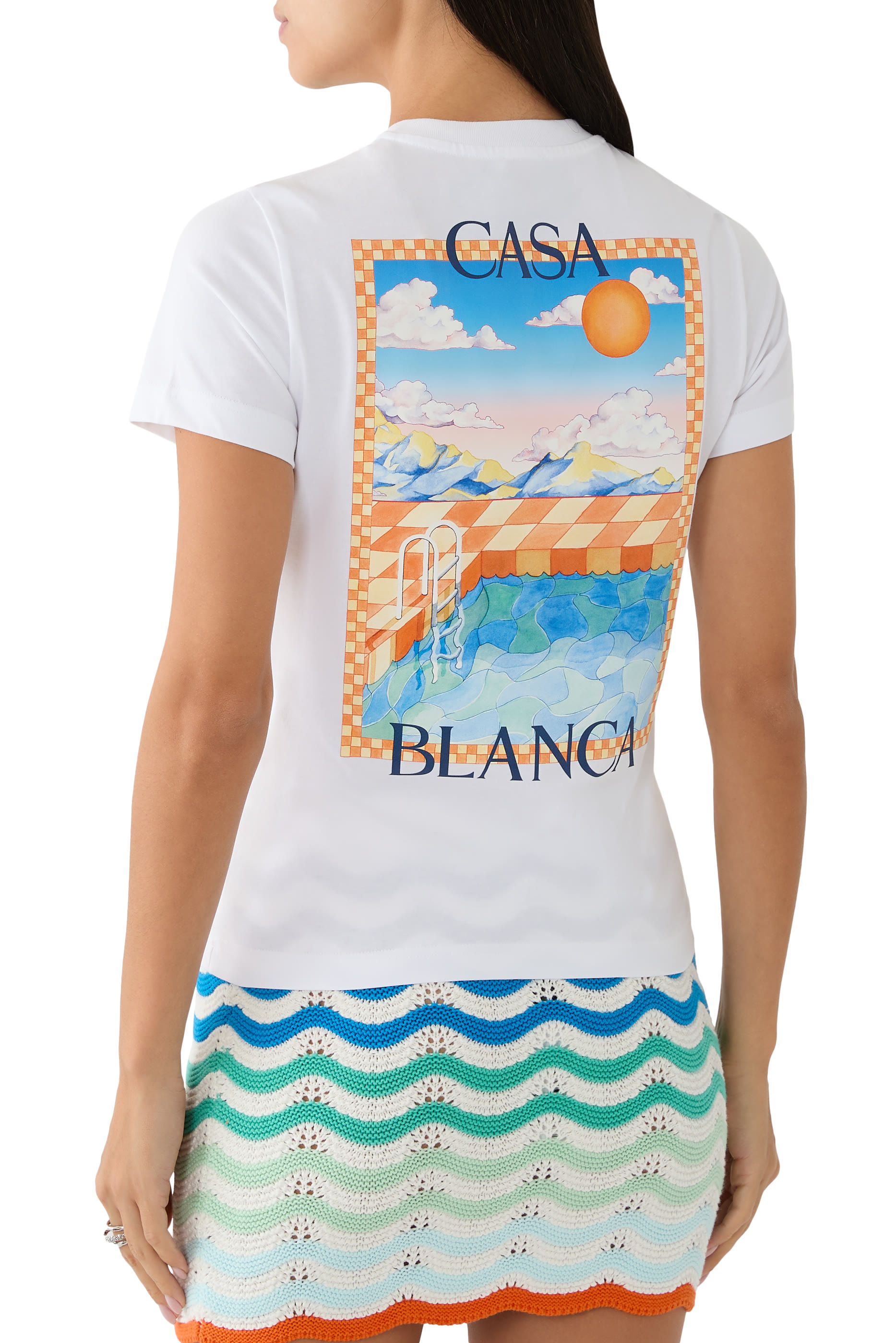 تيشيرت بنقشة حوض سباحة سريالية