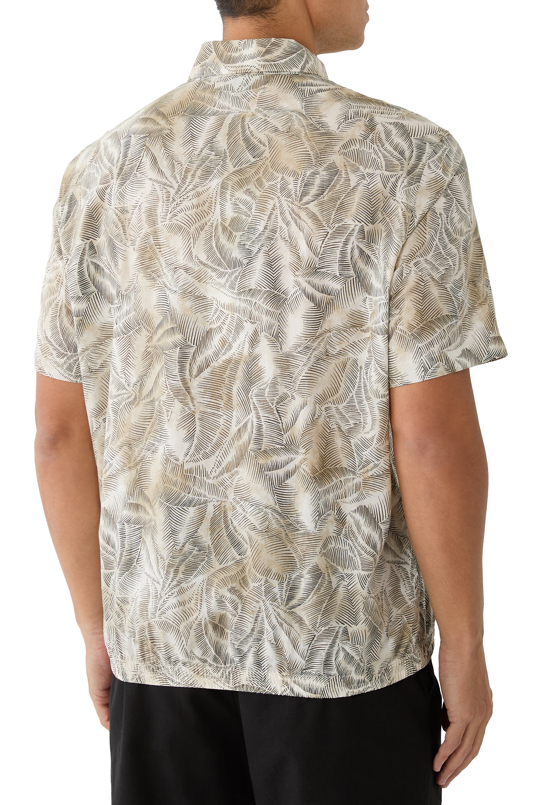 قميص بصف أزرار مخفي