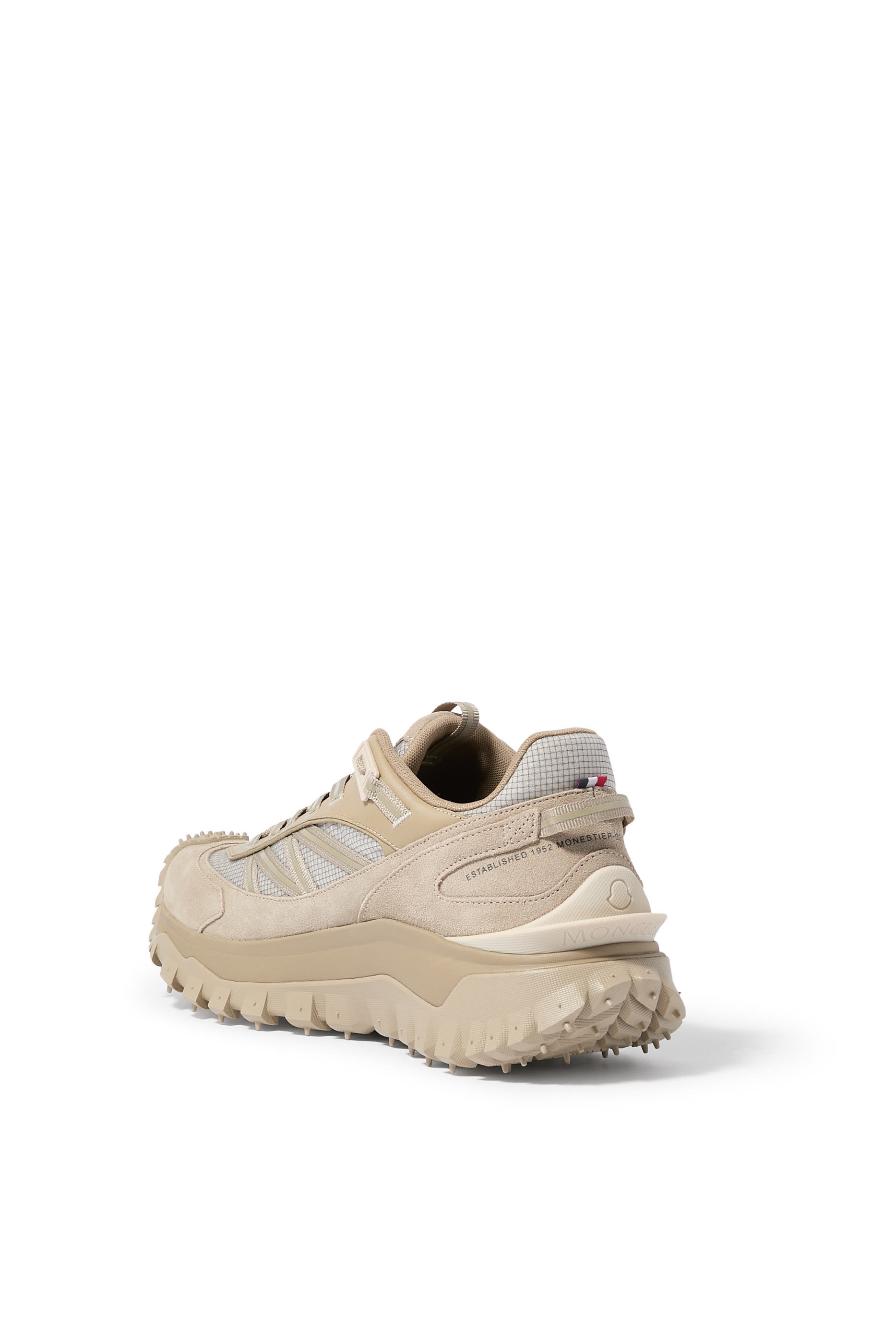 سنيكرز ترايلجريب شمواه وجلد