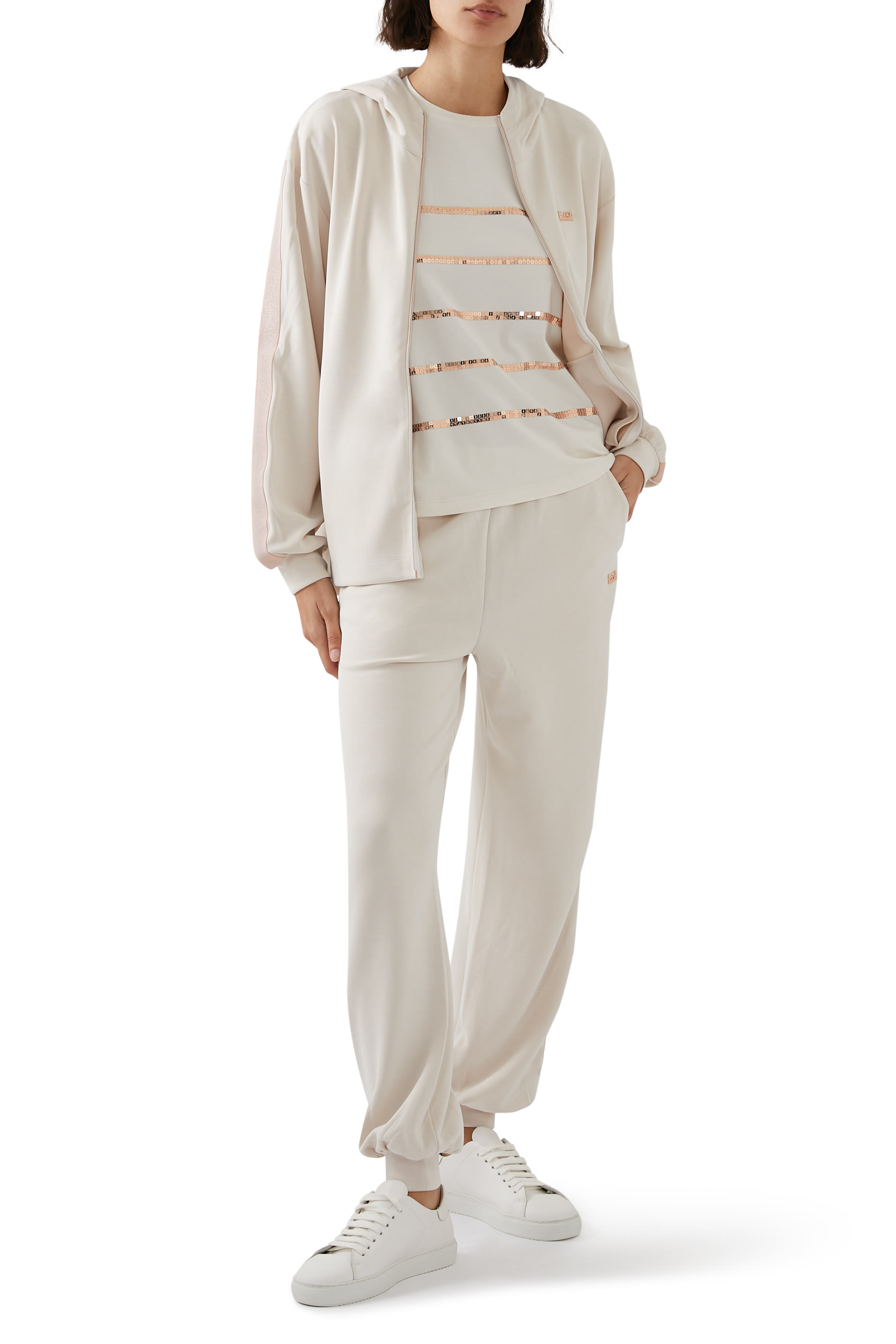 هودي بسحاب وشعار الماركة