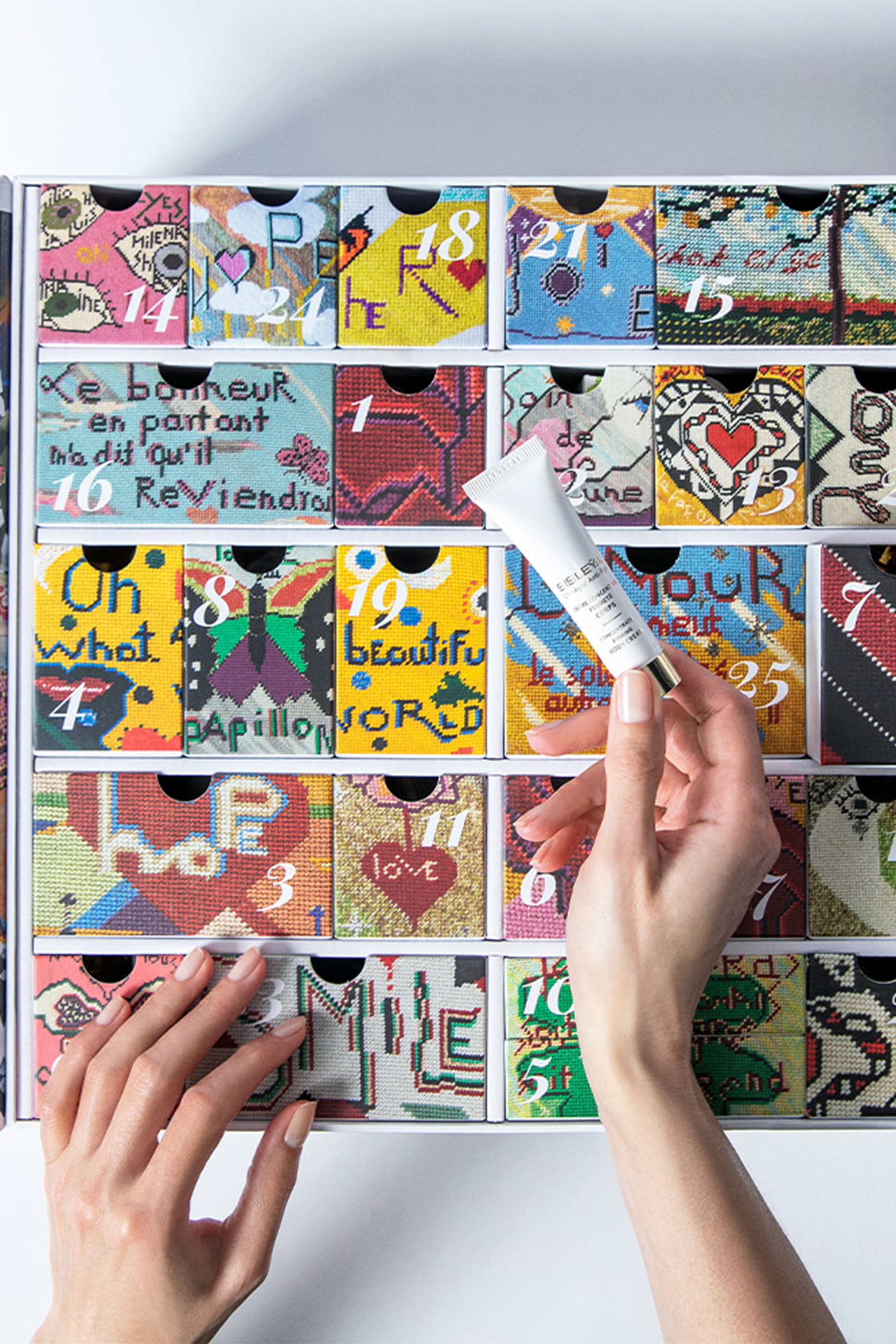 مجموعة تقويم الجمال للكريسماس