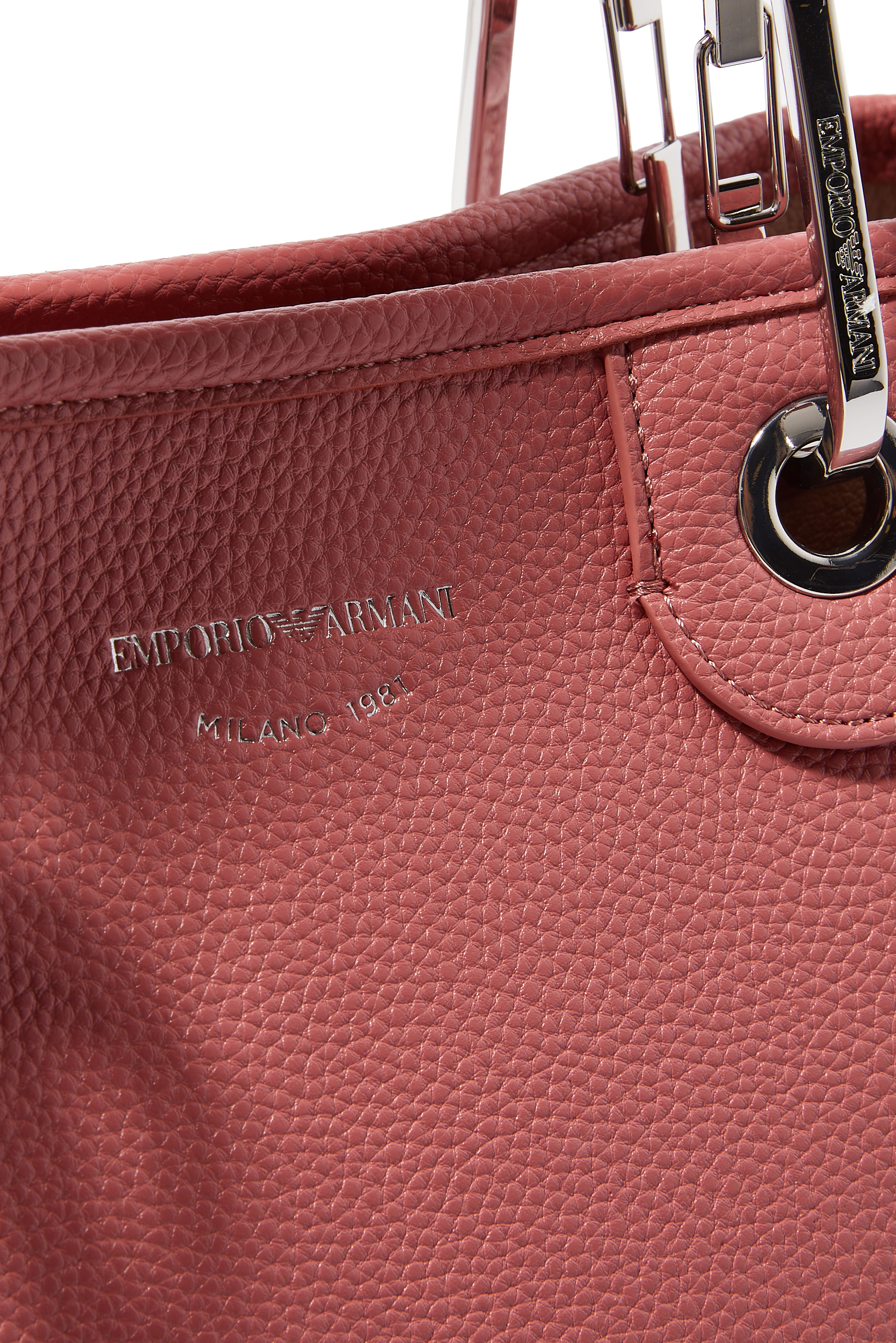 حقيبة صغيرة بطبعات بارزة بشعار الماركة