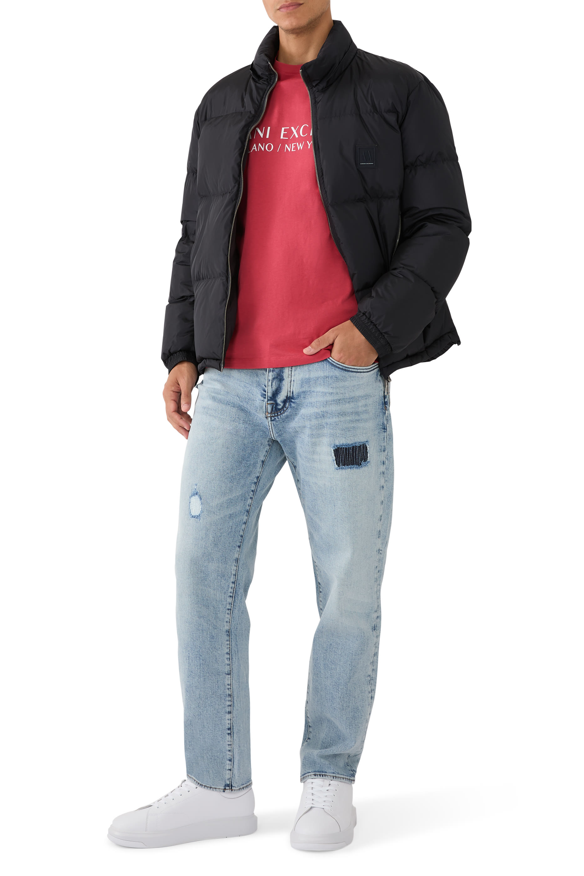 تيشيرت بشعار الماركة بقصة عادية