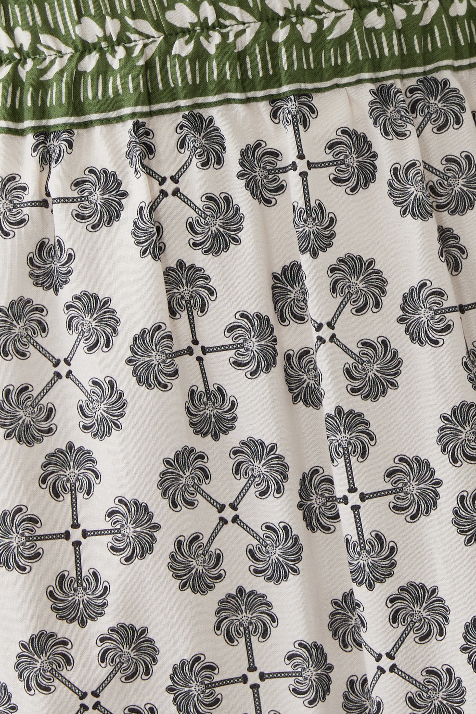 تنورة بيغ بلاسي