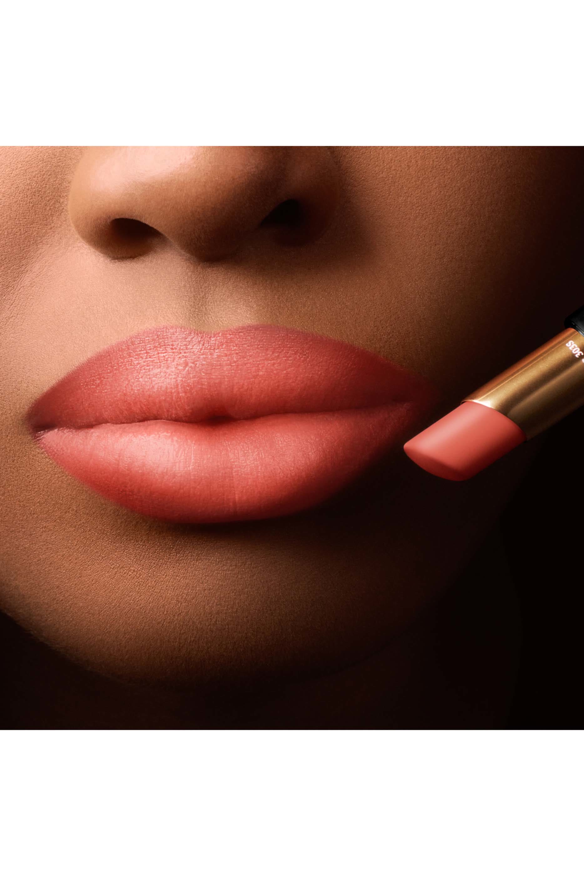 أحمر شفاه روج ستليتو لومي غير لامع