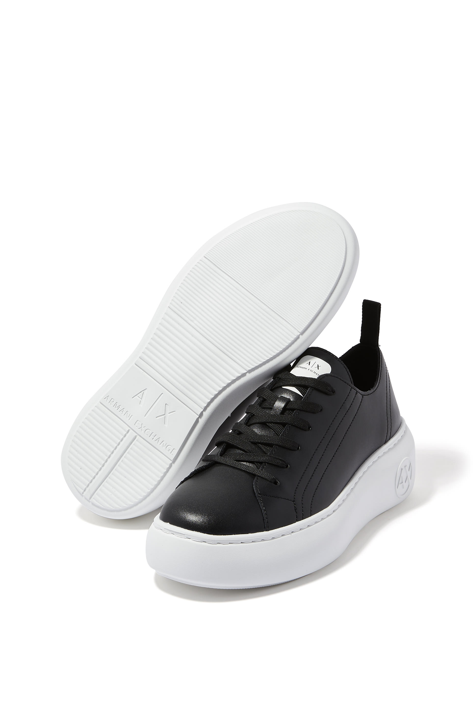 سنيكرز بنعل سميك