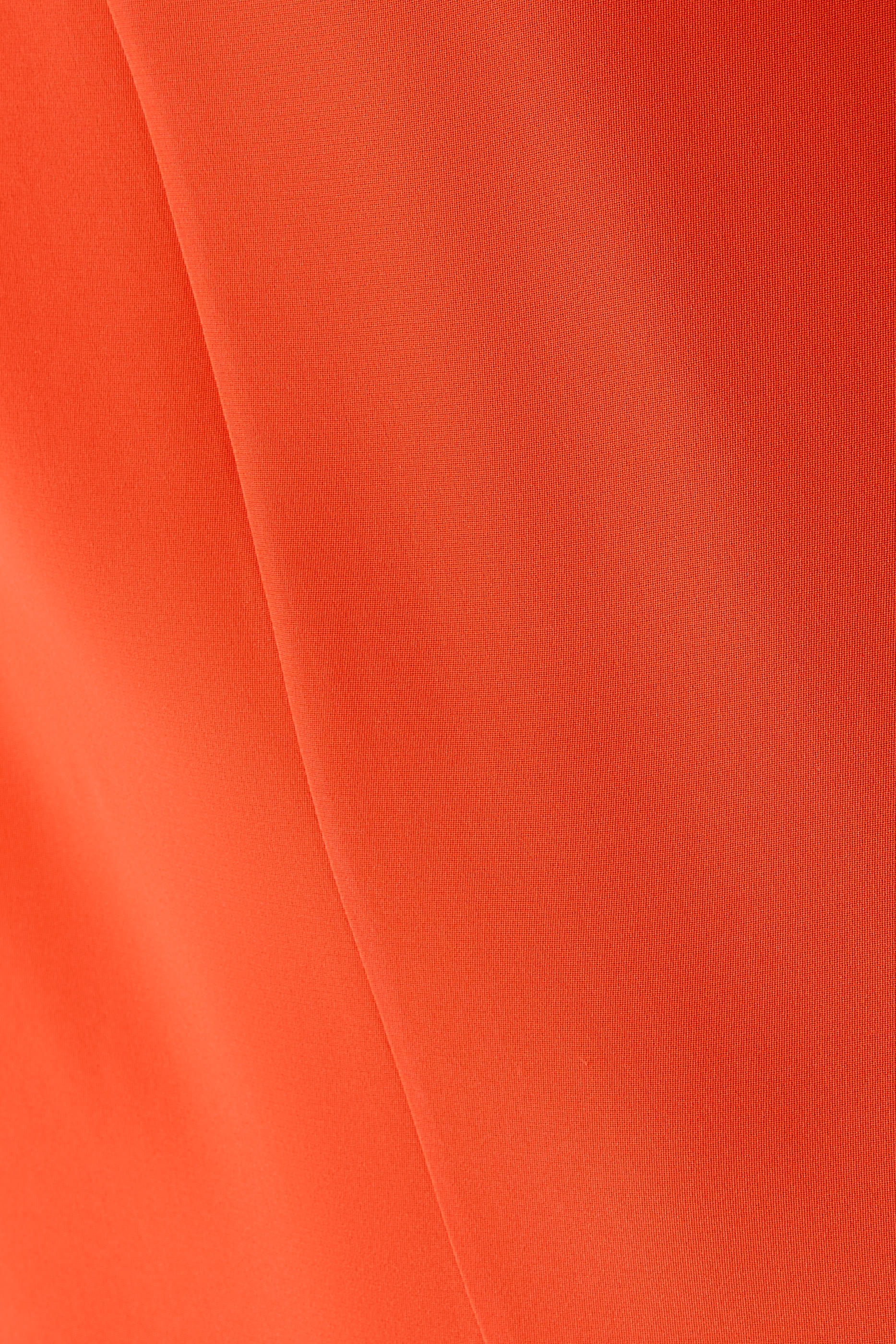 فستان بتصميم تيشيرت حرير من 4 طبقات